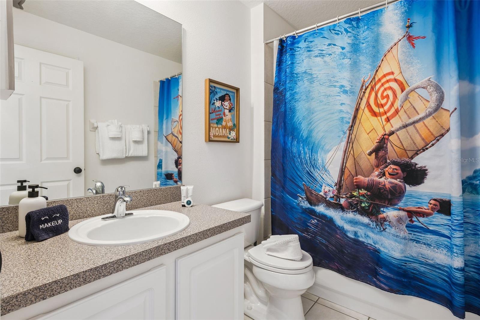 Listing photo id 10 for 225 Tivoli Circle