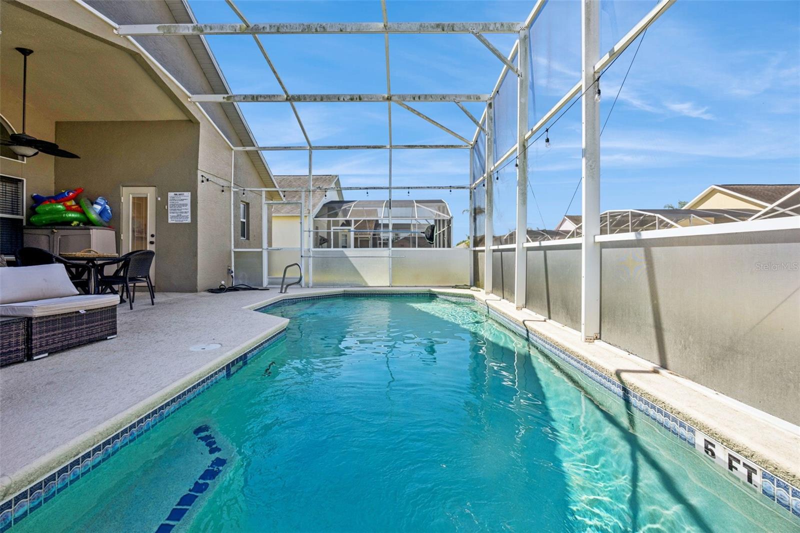 Listing photo id 15 for 225 Tivoli Circle