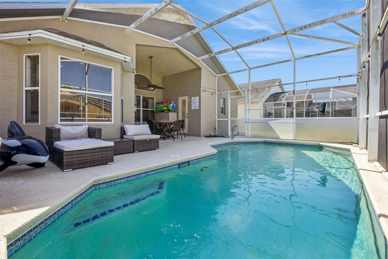 Listing photo id 16 for 225 Tivoli Circle