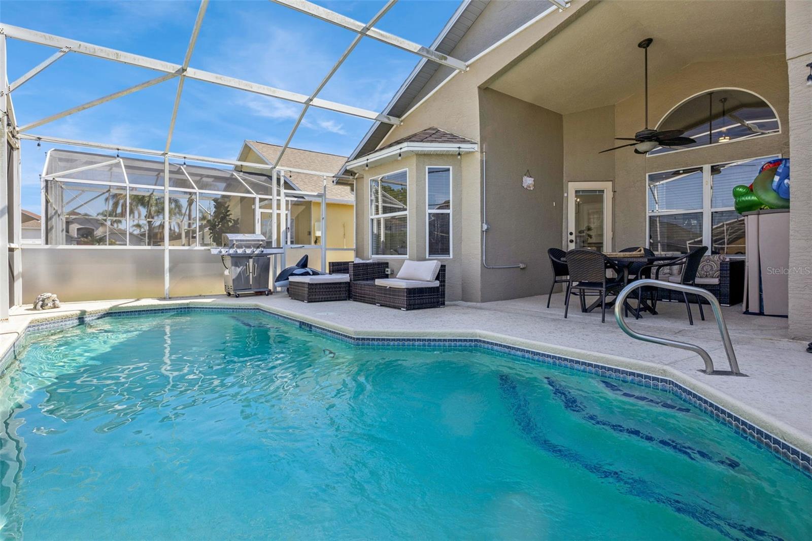 Listing photo id 17 for 225 Tivoli Circle