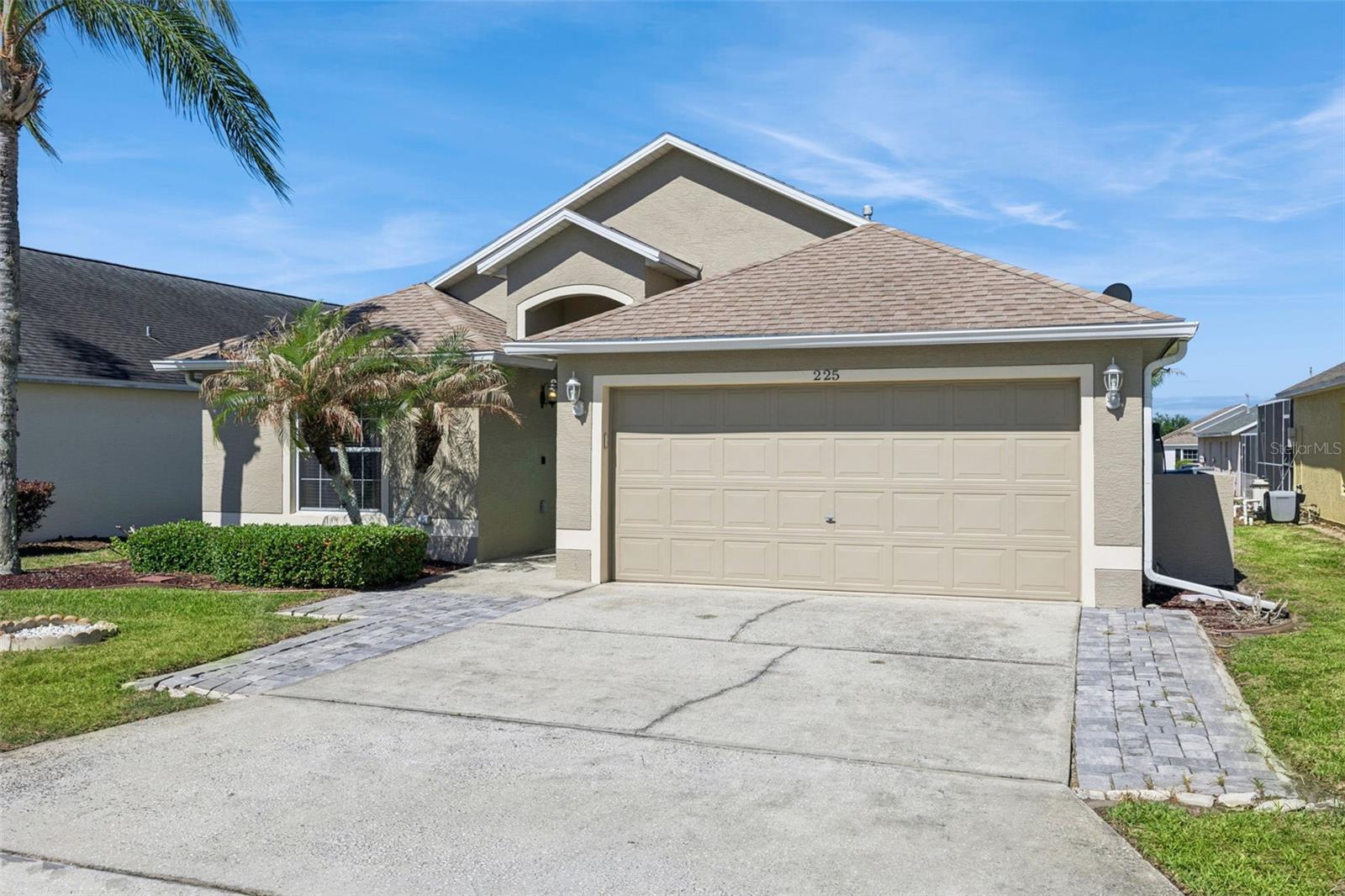Listing photo id 19 for 225 Tivoli Circle