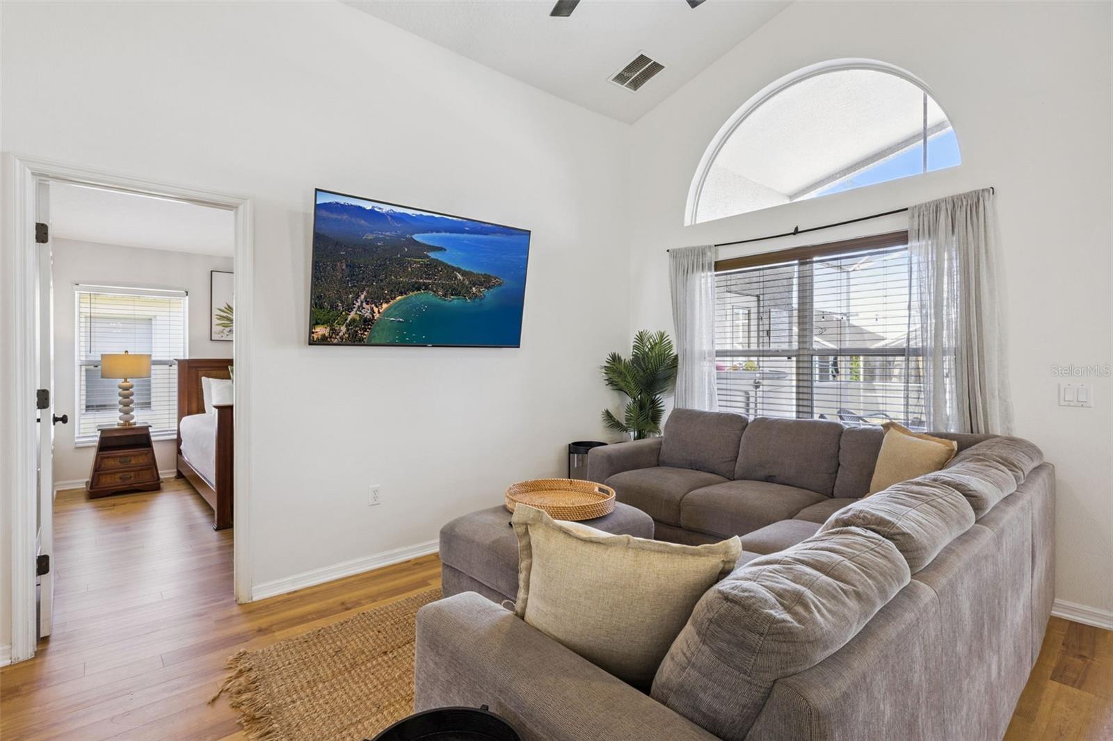 Listing photo id 22 for 225 Tivoli Circle