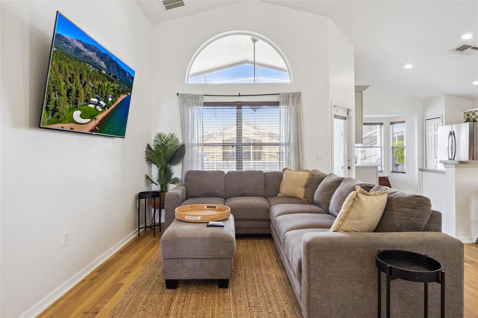 Listing photo id 24 for 225 Tivoli Circle