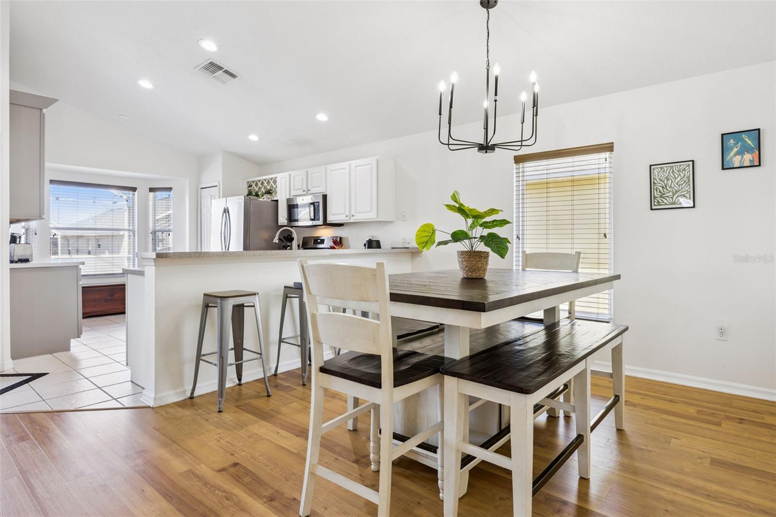 Listing photo id 25 for 225 Tivoli Circle