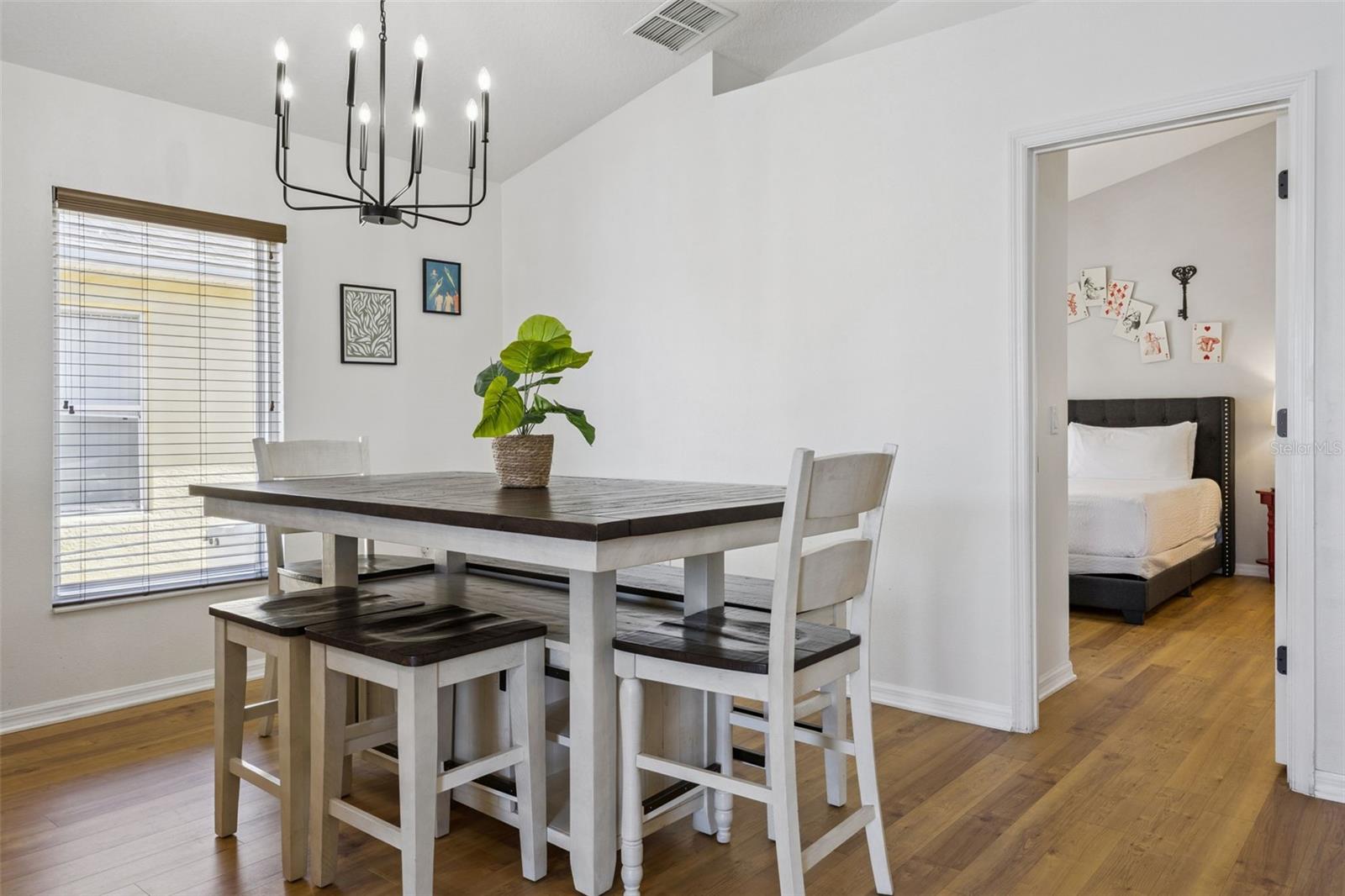 Listing photo id 26 for 225 Tivoli Circle