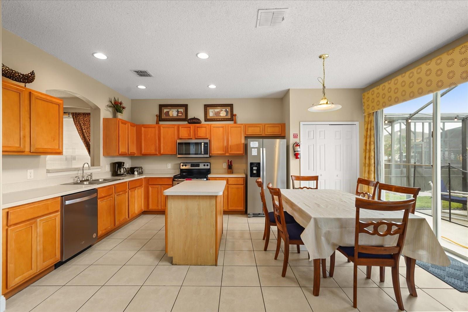 Image 14 of 67 For 164 Castaway Beach Way