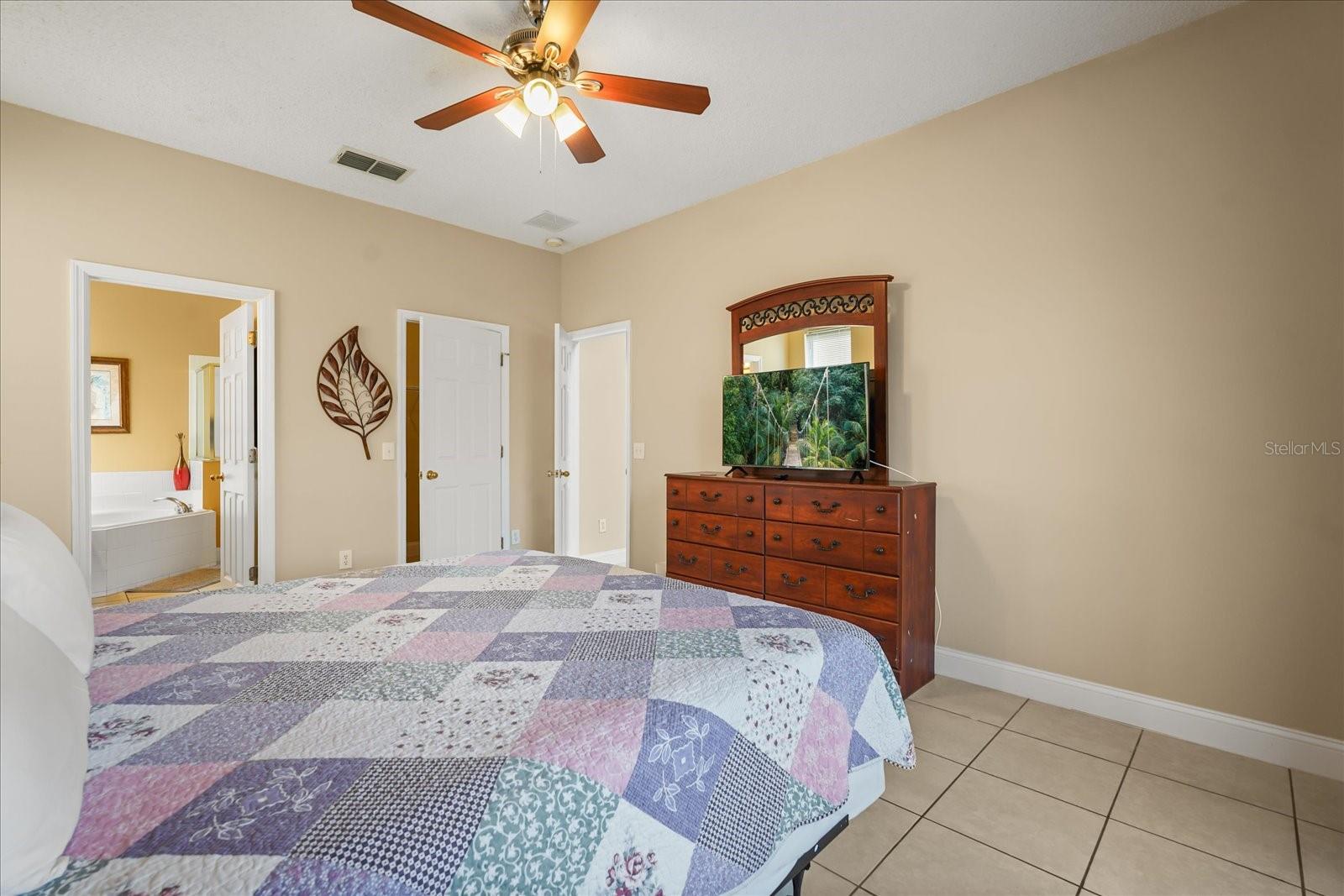 Image 23 of 67 For 164 Castaway Beach Way