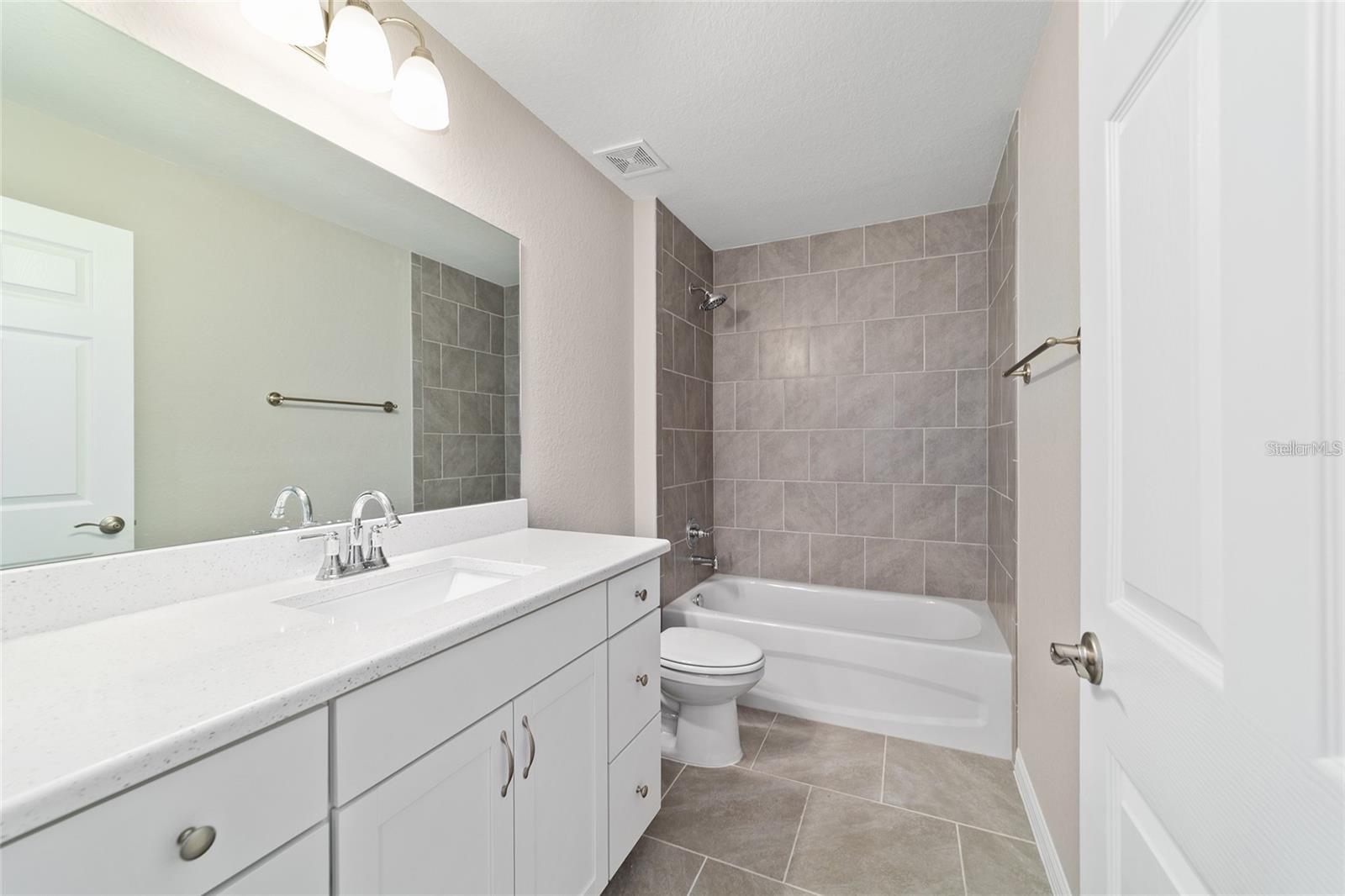 Image 14 of 41 For 19231 97th Street