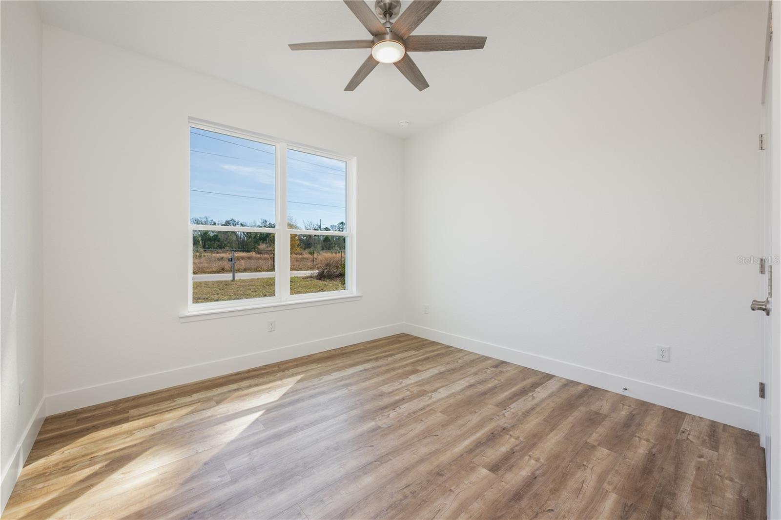 Image 18 of 31 For 210 Paradise Drive