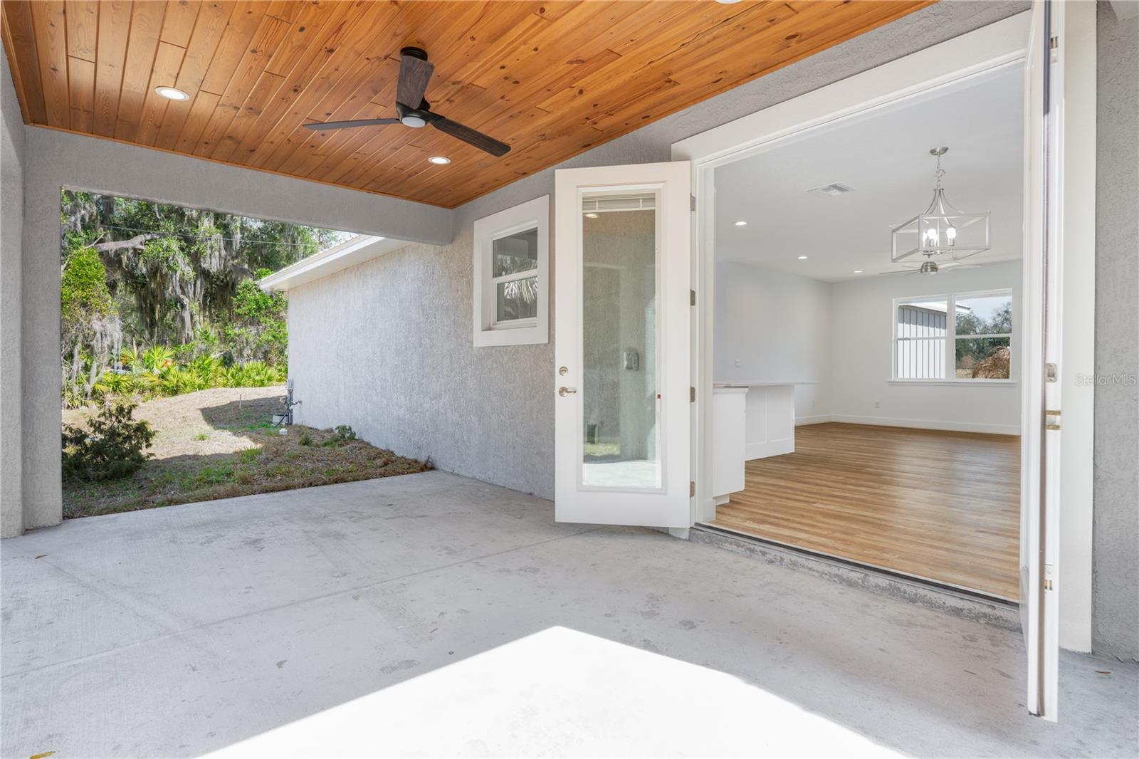 Image 25 of 31 For 210 Paradise Drive