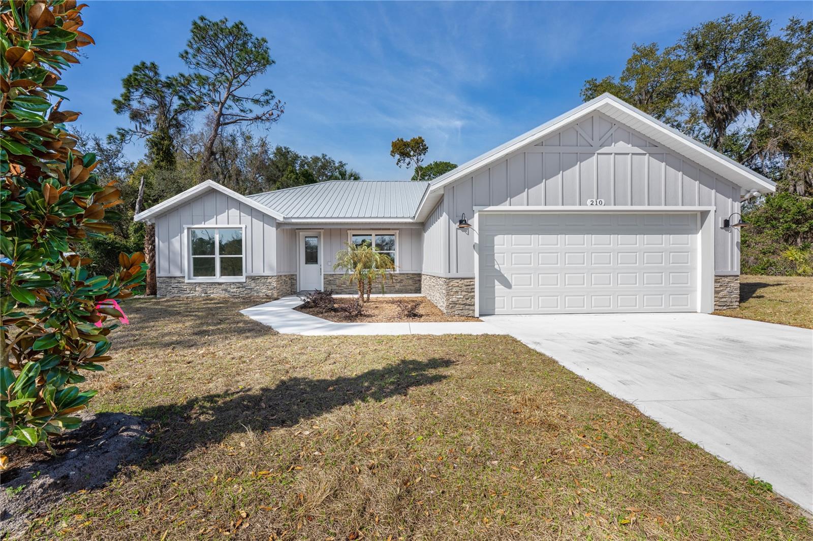 Image 4 of 31 For 210 Paradise Drive