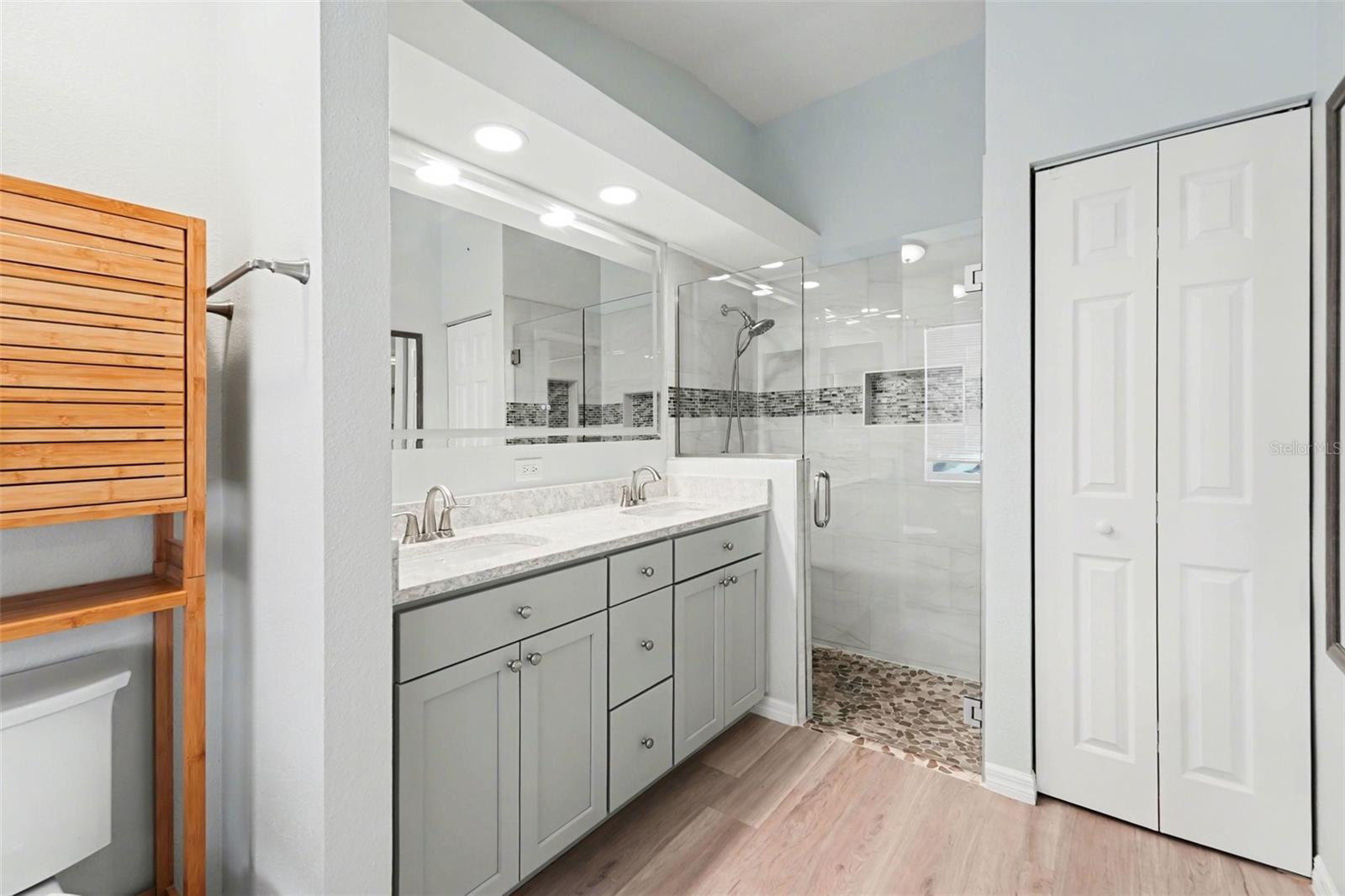 Image 20 of 28 For 447 Dixie Highway