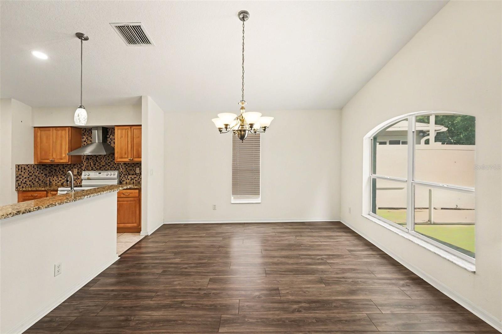 Image 7 of 28 For 447 Dixie Highway