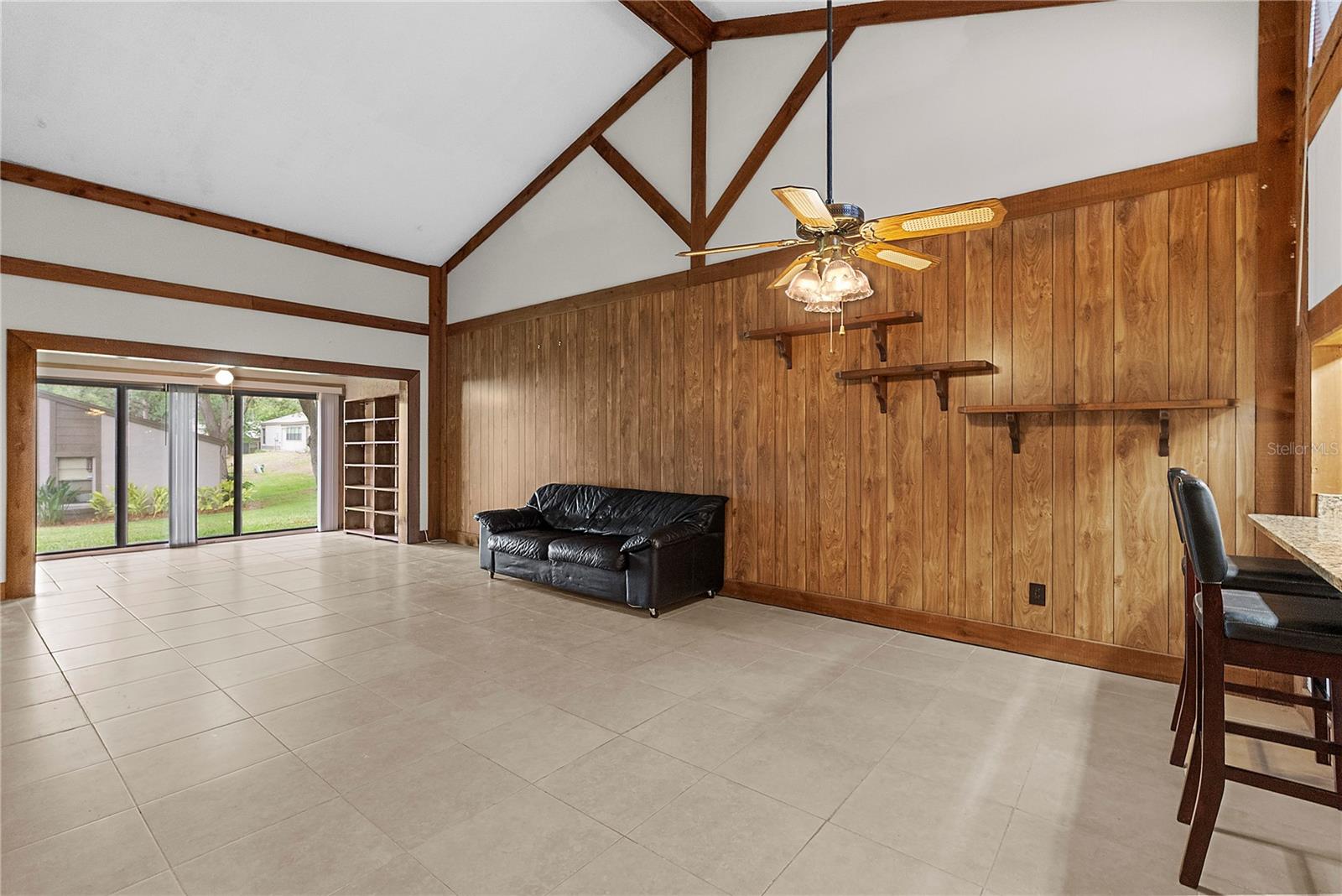 Image 10 of 30 For 497 Meadowood Boulevard