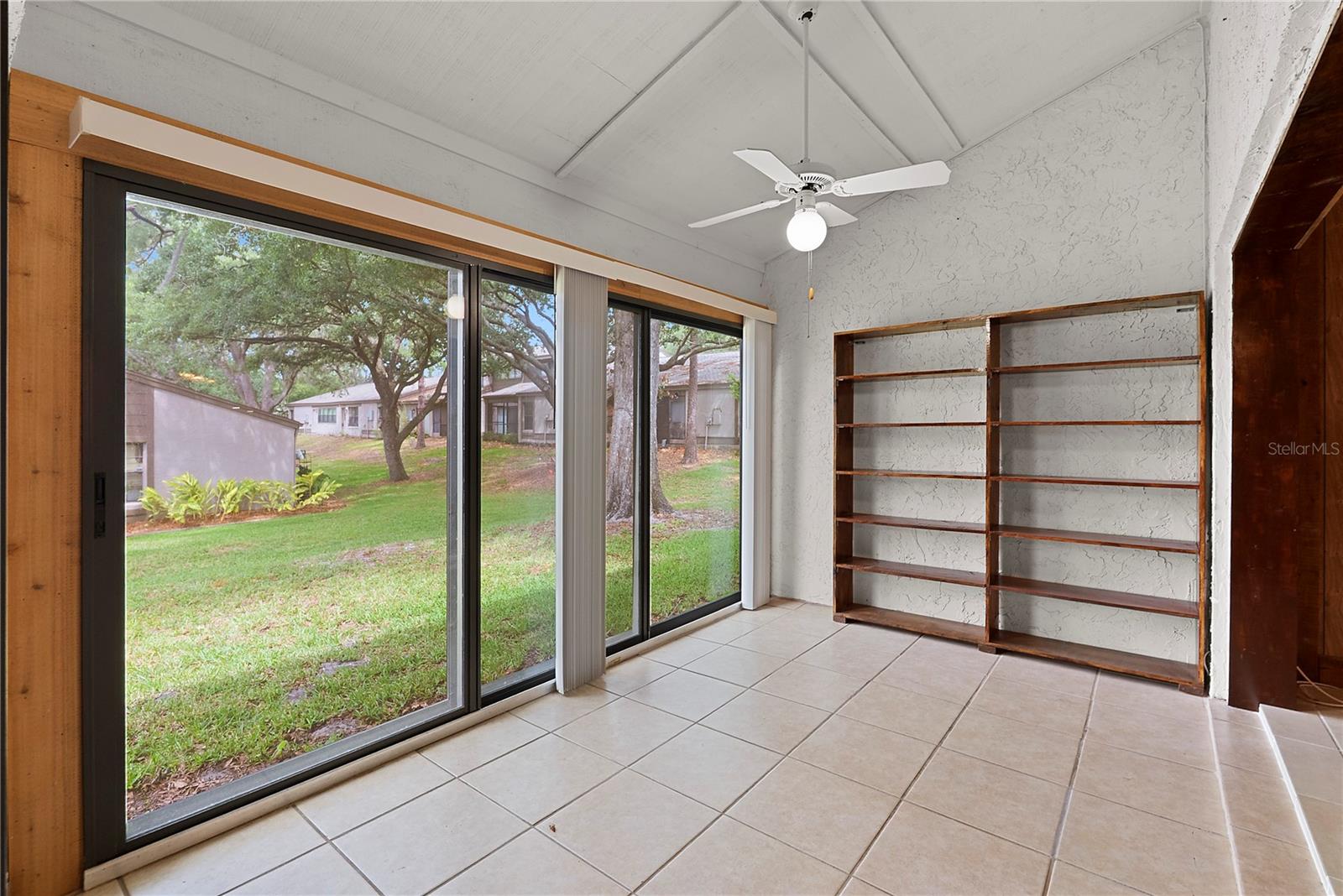 Image 14 of 30 For 497 Meadowood Boulevard