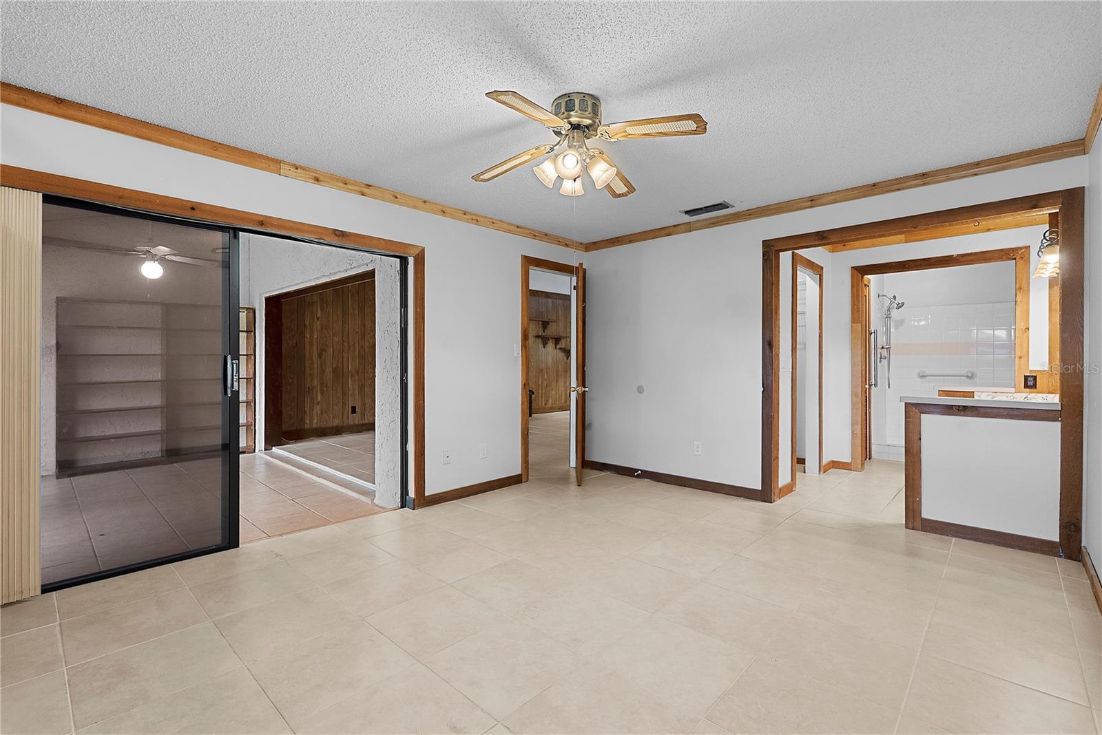 Image 15 of 30 For 497 Meadowood Boulevard