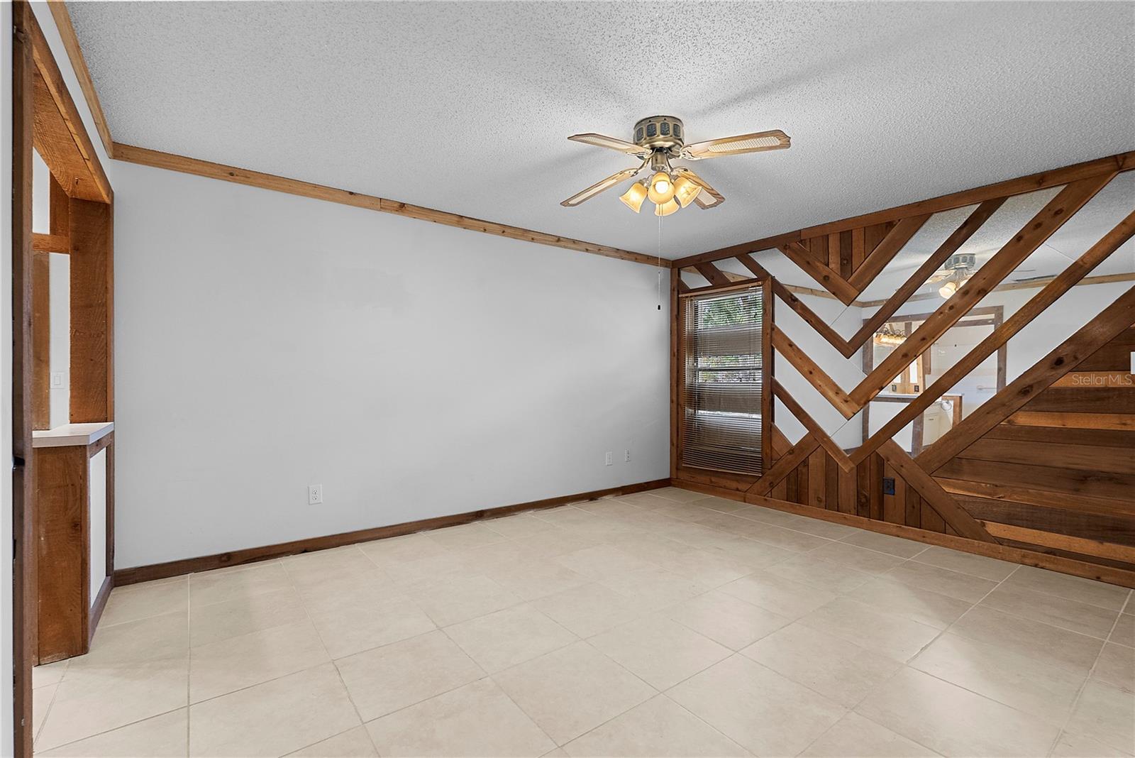 Image 16 of 30 For 497 Meadowood Boulevard