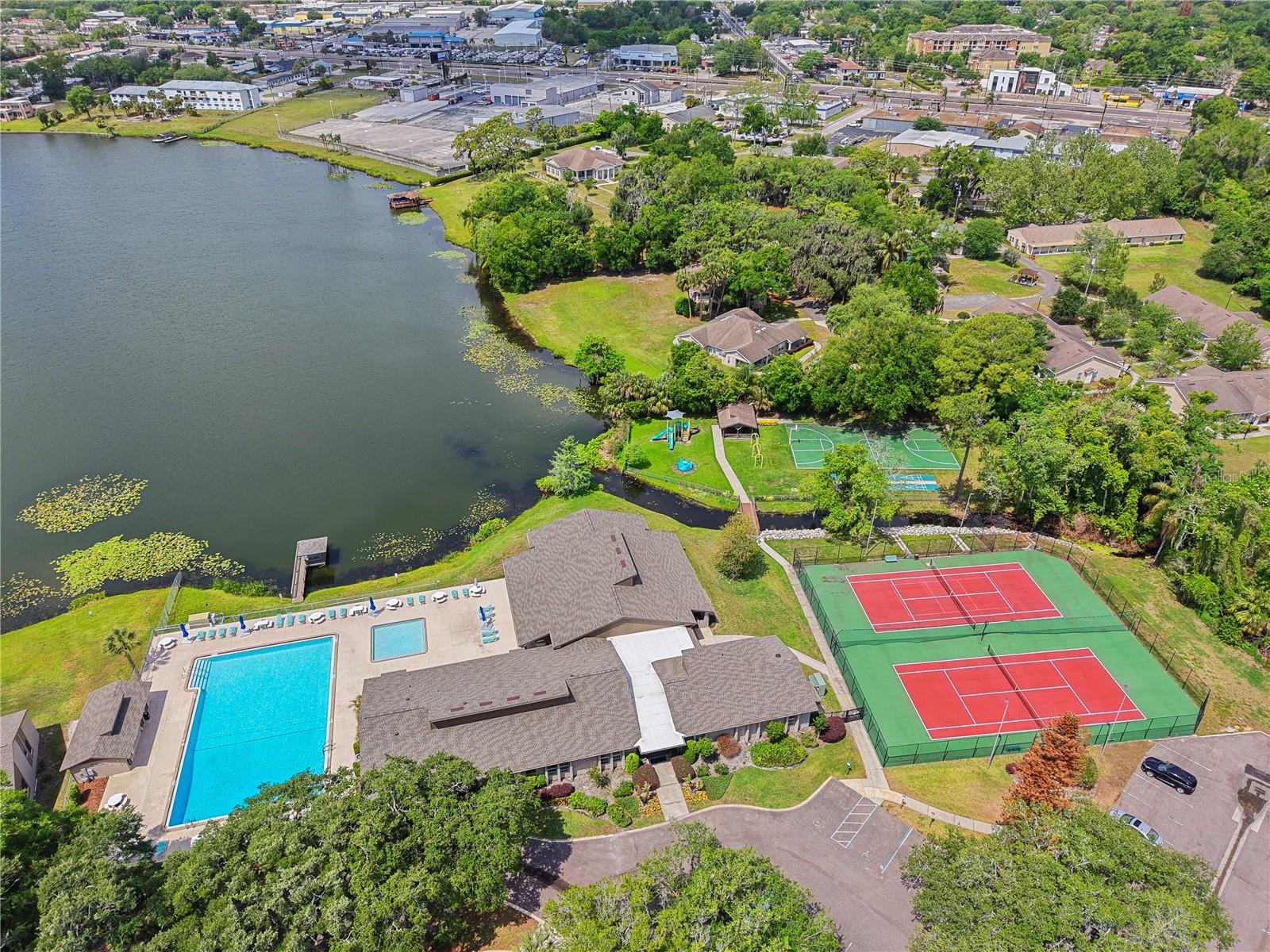 Image 27 of 30 For 497 Meadowood Boulevard