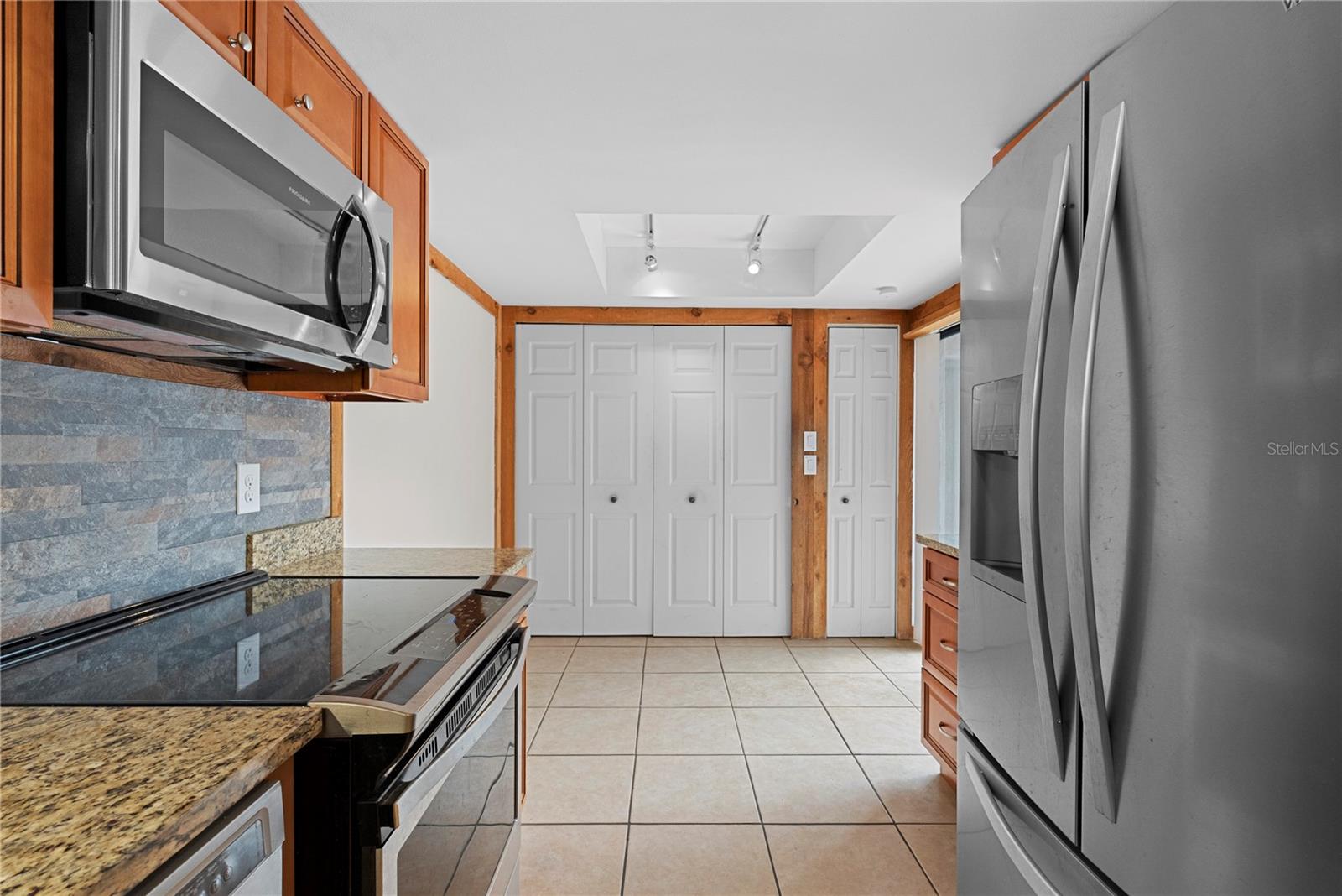 Image 6 of 30 For 497 Meadowood Boulevard