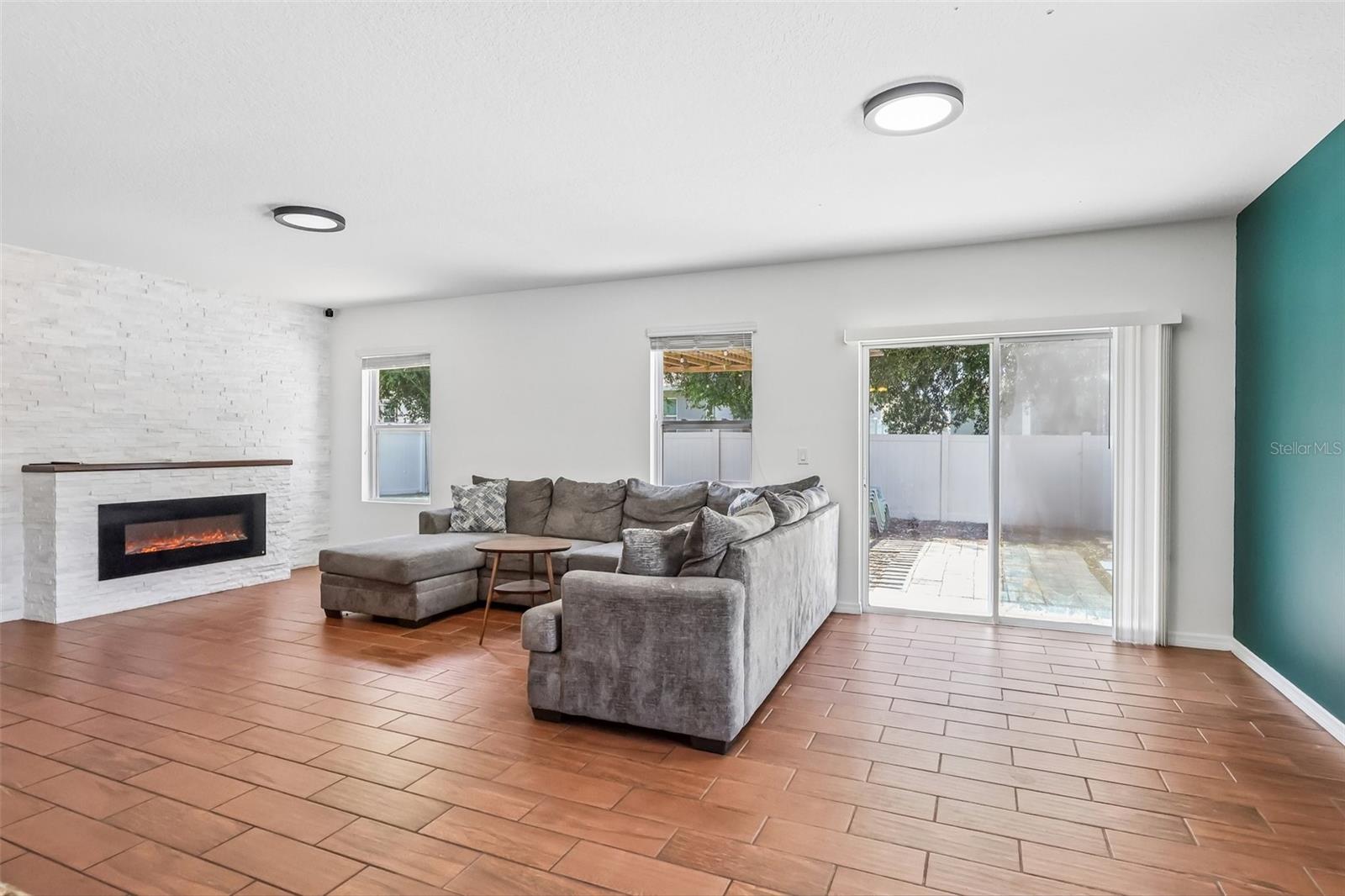 Image 2 of 23 For 476 Squires Grove Drive