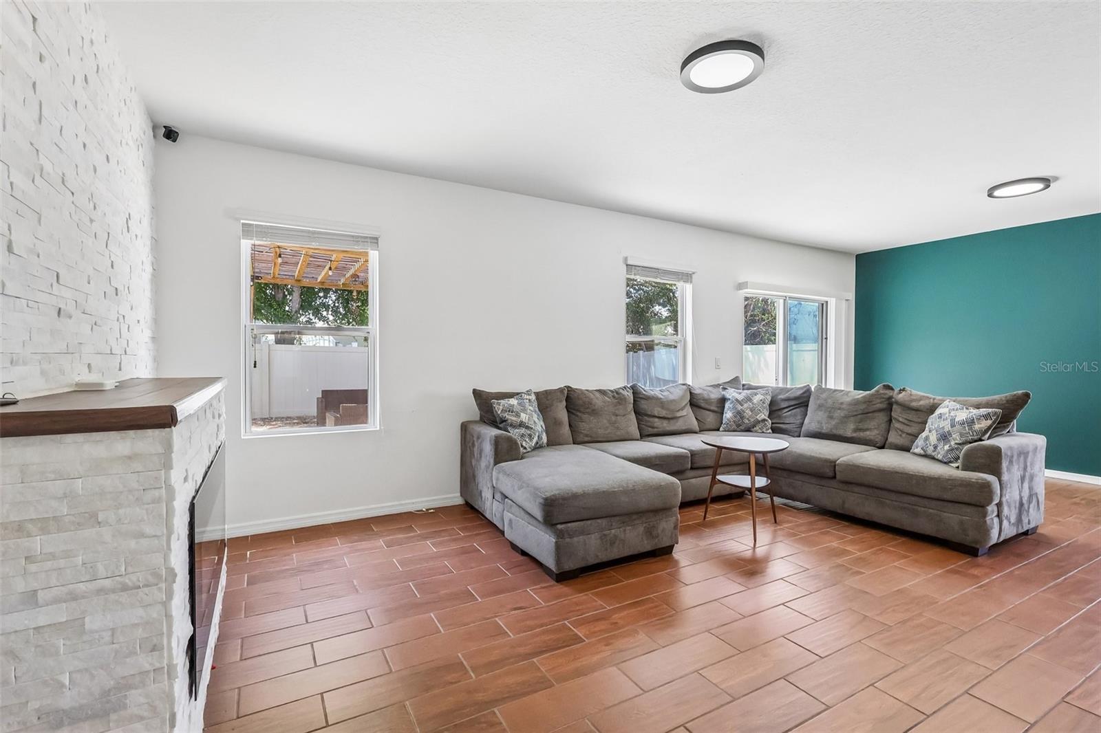 Image 3 of 23 For 476 Squires Grove Drive