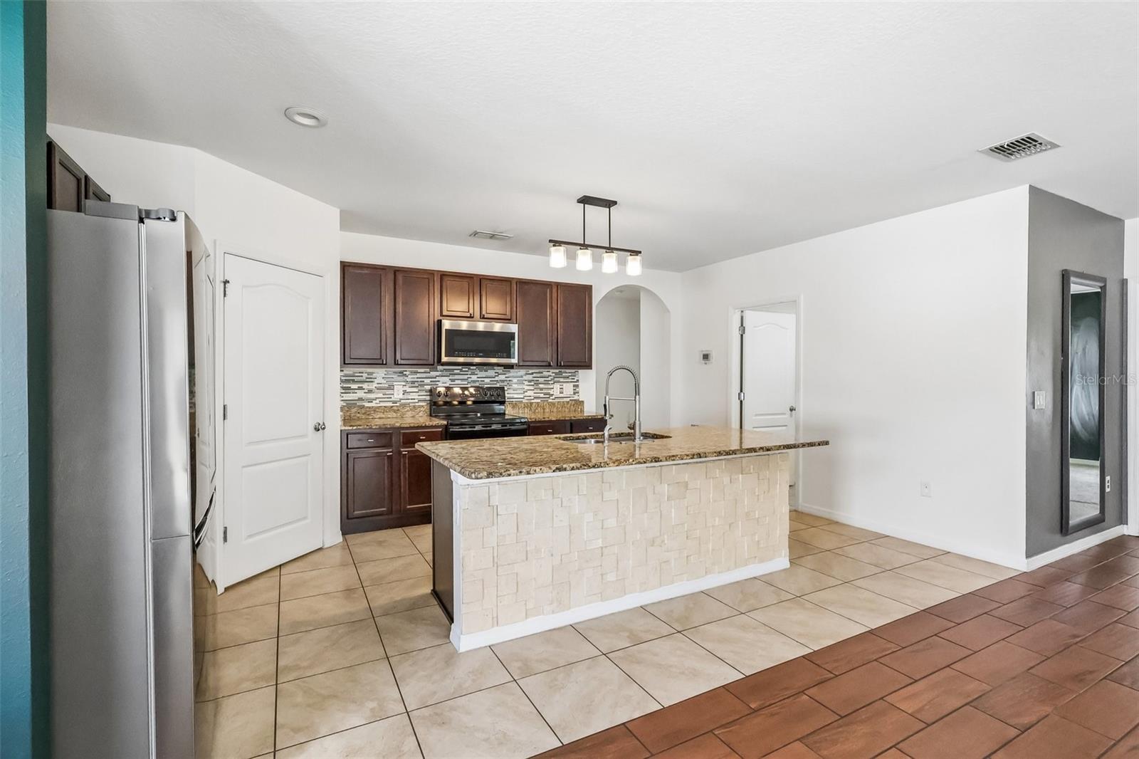 Image 7 of 23 For 476 Squires Grove Drive