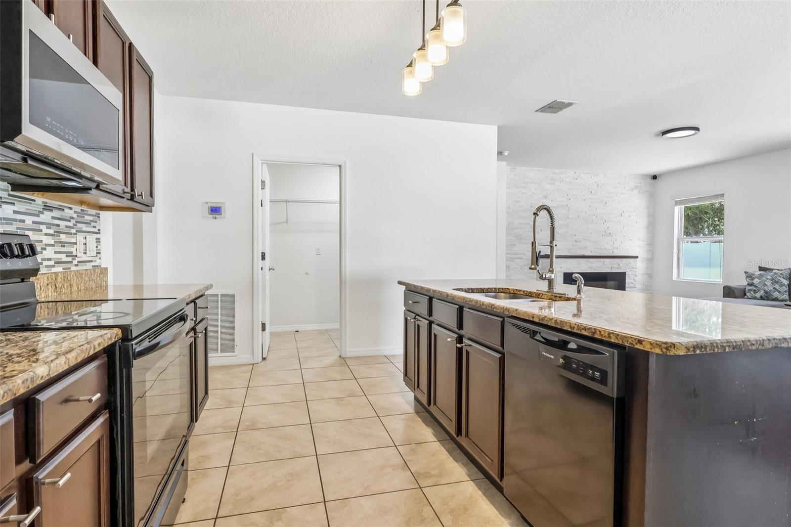 Image 9 of 23 For 476 Squires Grove Drive