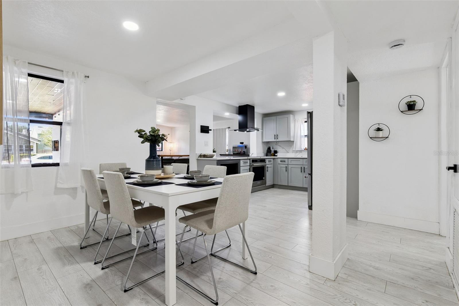 Image 17 of 33 For 1915 Weber Street