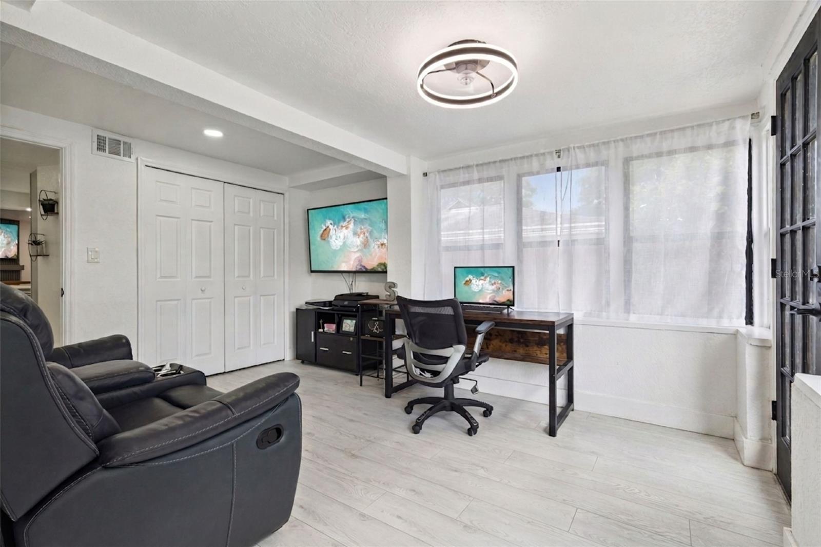 Image 19 of 33 For 1915 Weber Street