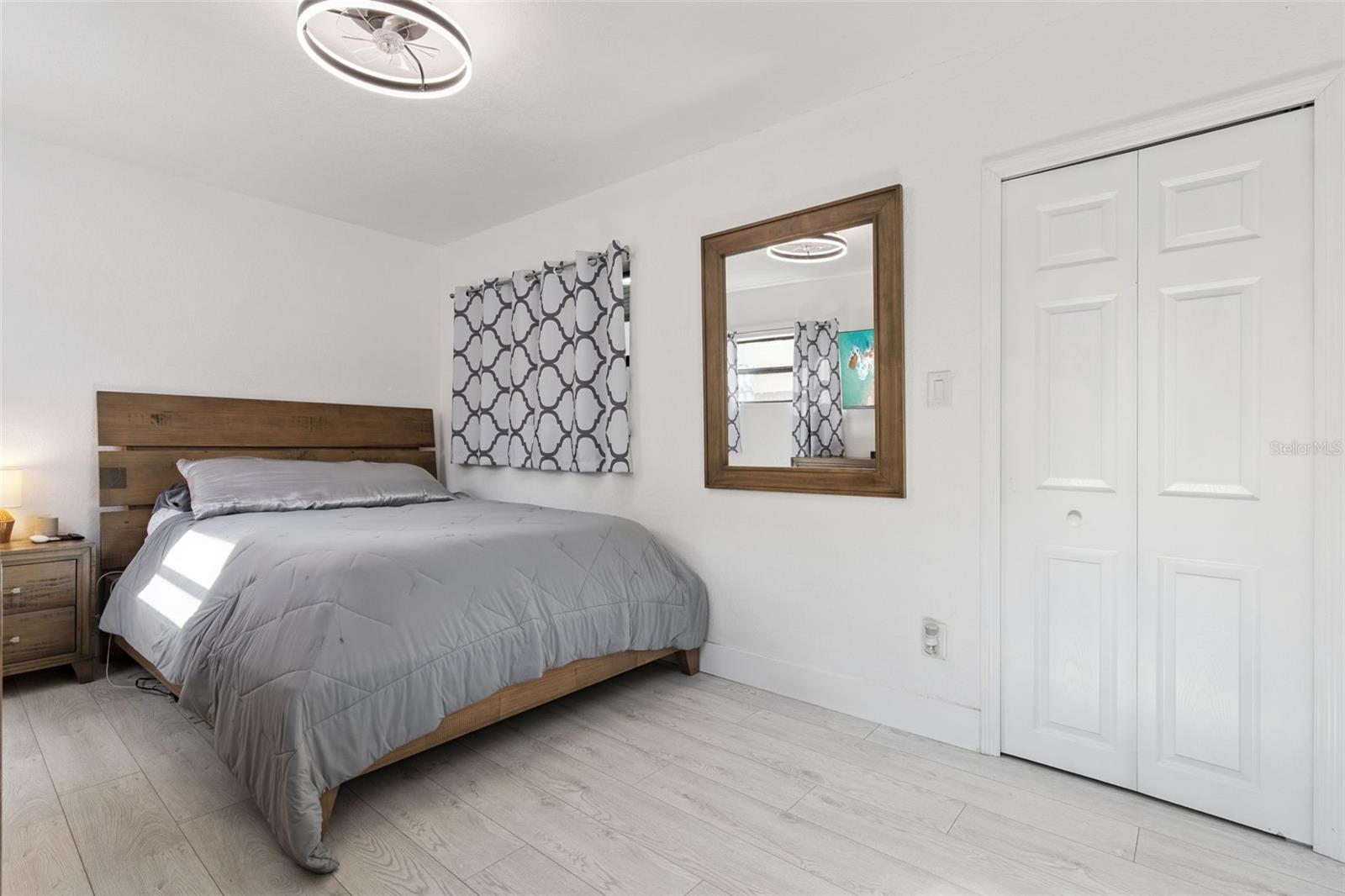 Image 25 of 33 For 1915 Weber Street