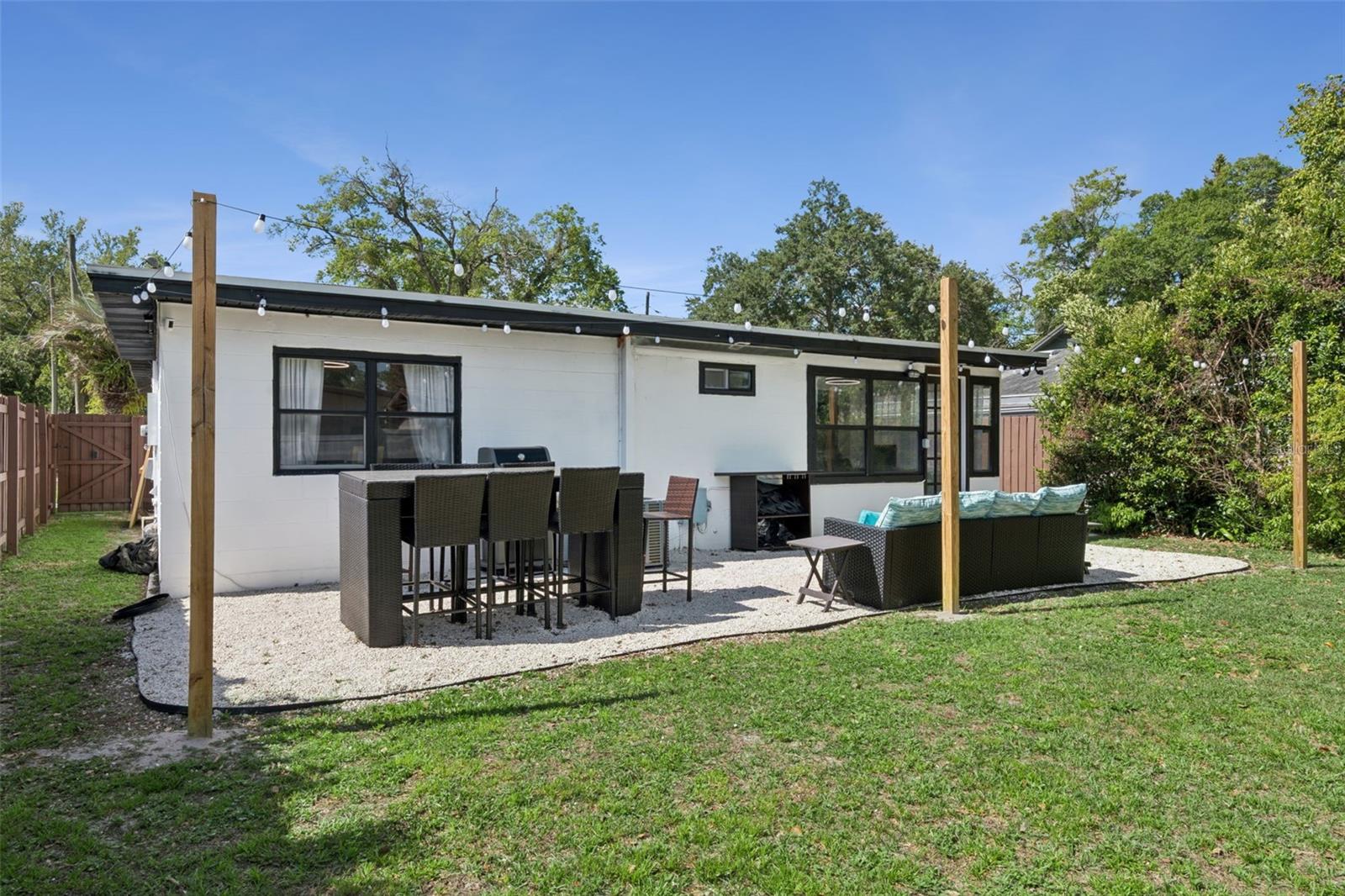 Image 28 of 33 For 1915 Weber Street