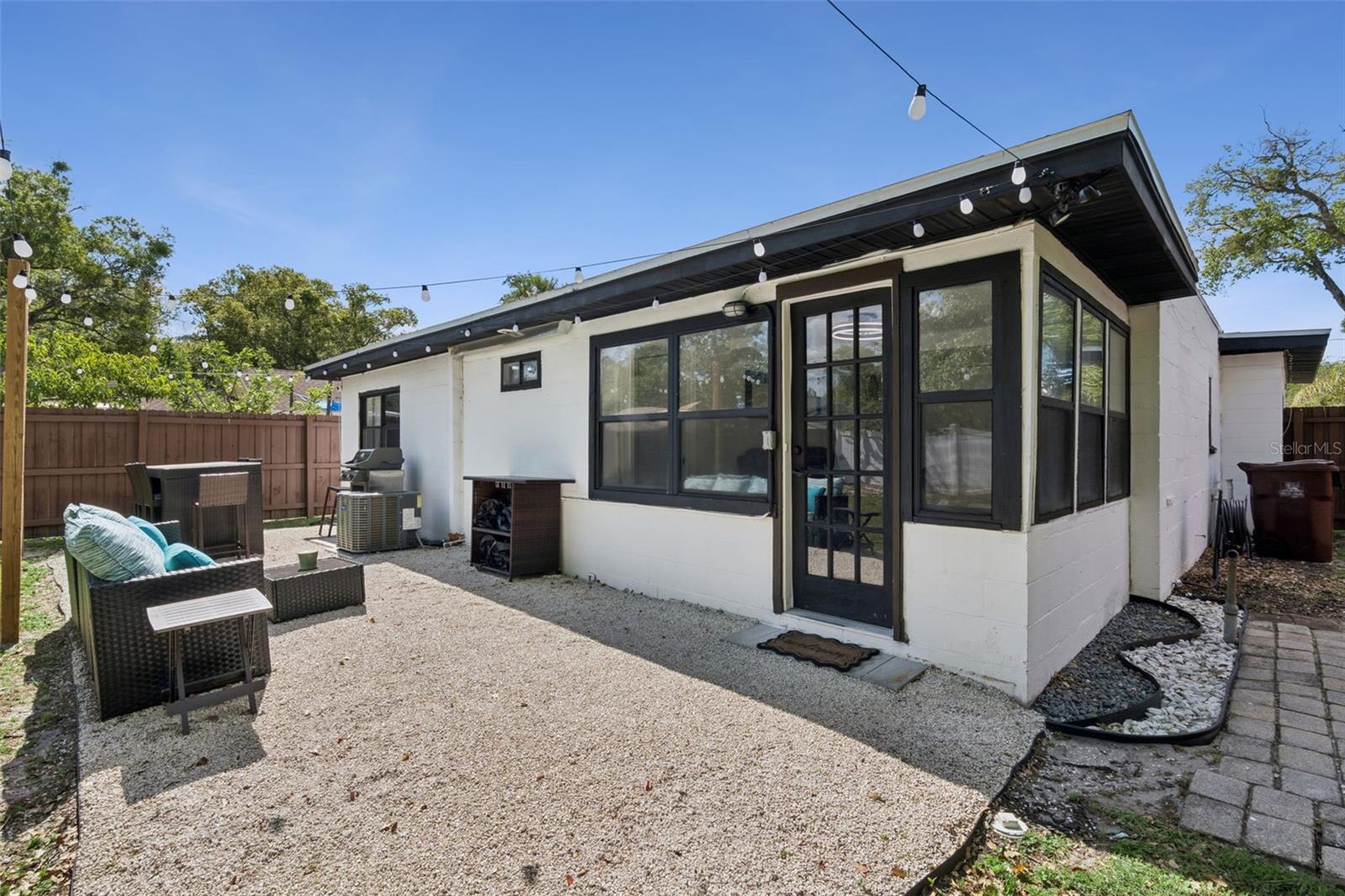 Image 29 of 33 For 1915 Weber Street