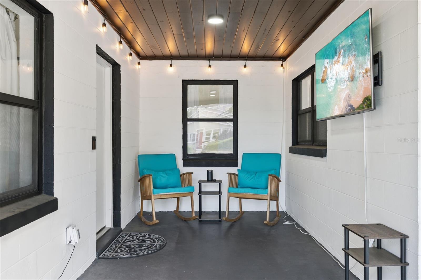 Image 4 of 33 For 1915 Weber Street