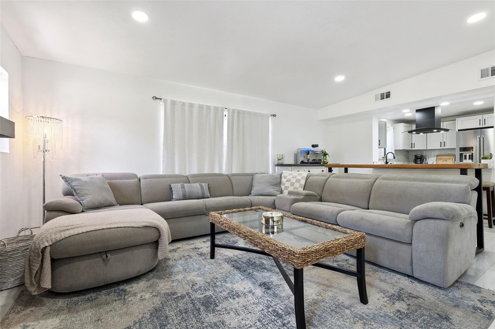 Image 5 of 33 For 1915 Weber Street