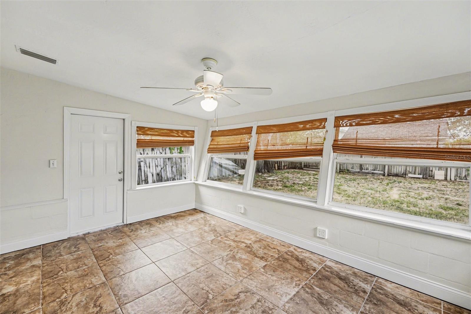 Image 20 of 29 For 5529 57th Avenue N