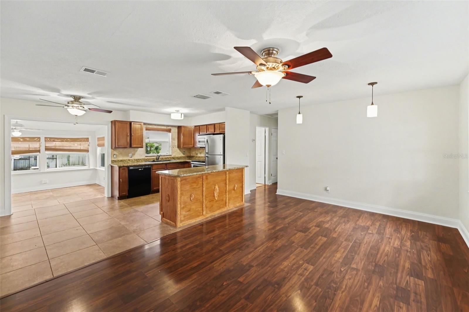 Image 5 of 29 For 5529 57th Avenue N