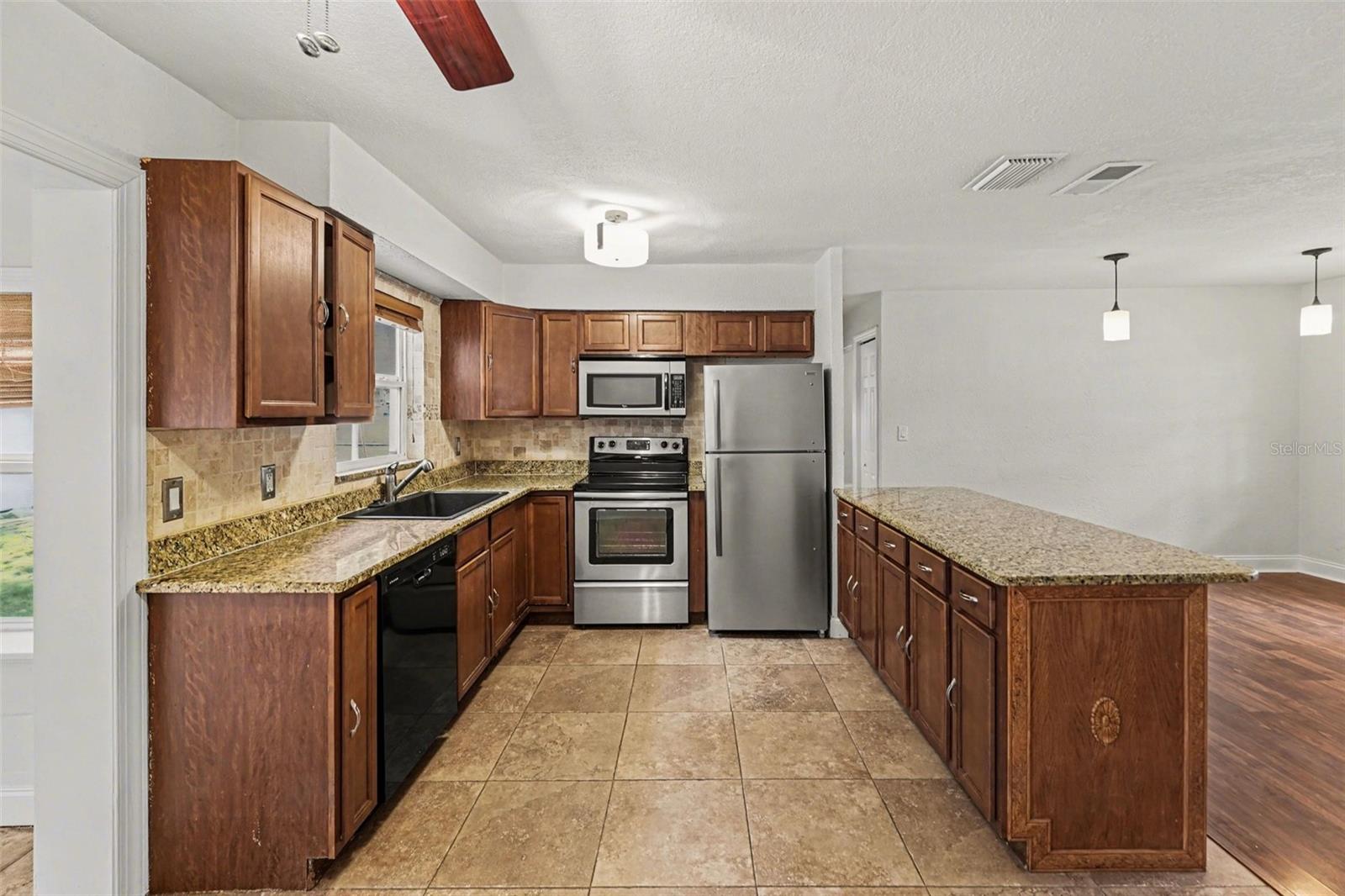 Image 8 of 29 For 5529 57th Avenue N