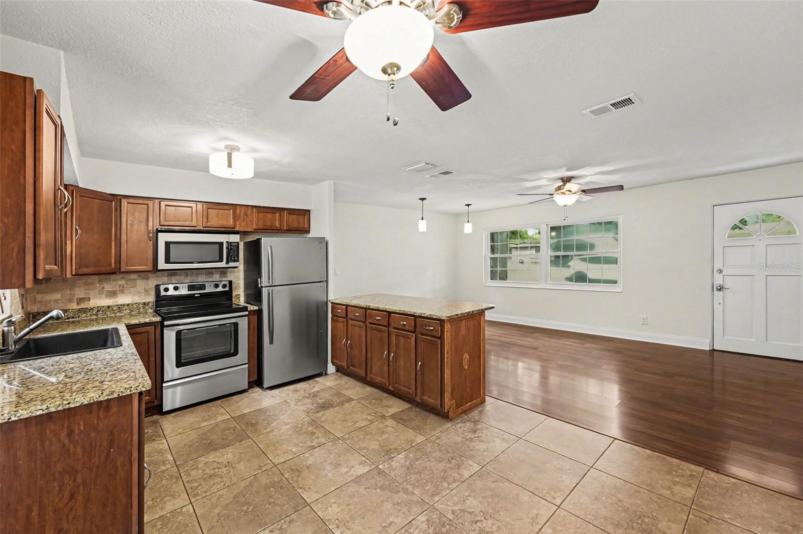 Image 9 of 29 For 5529 57th Avenue N