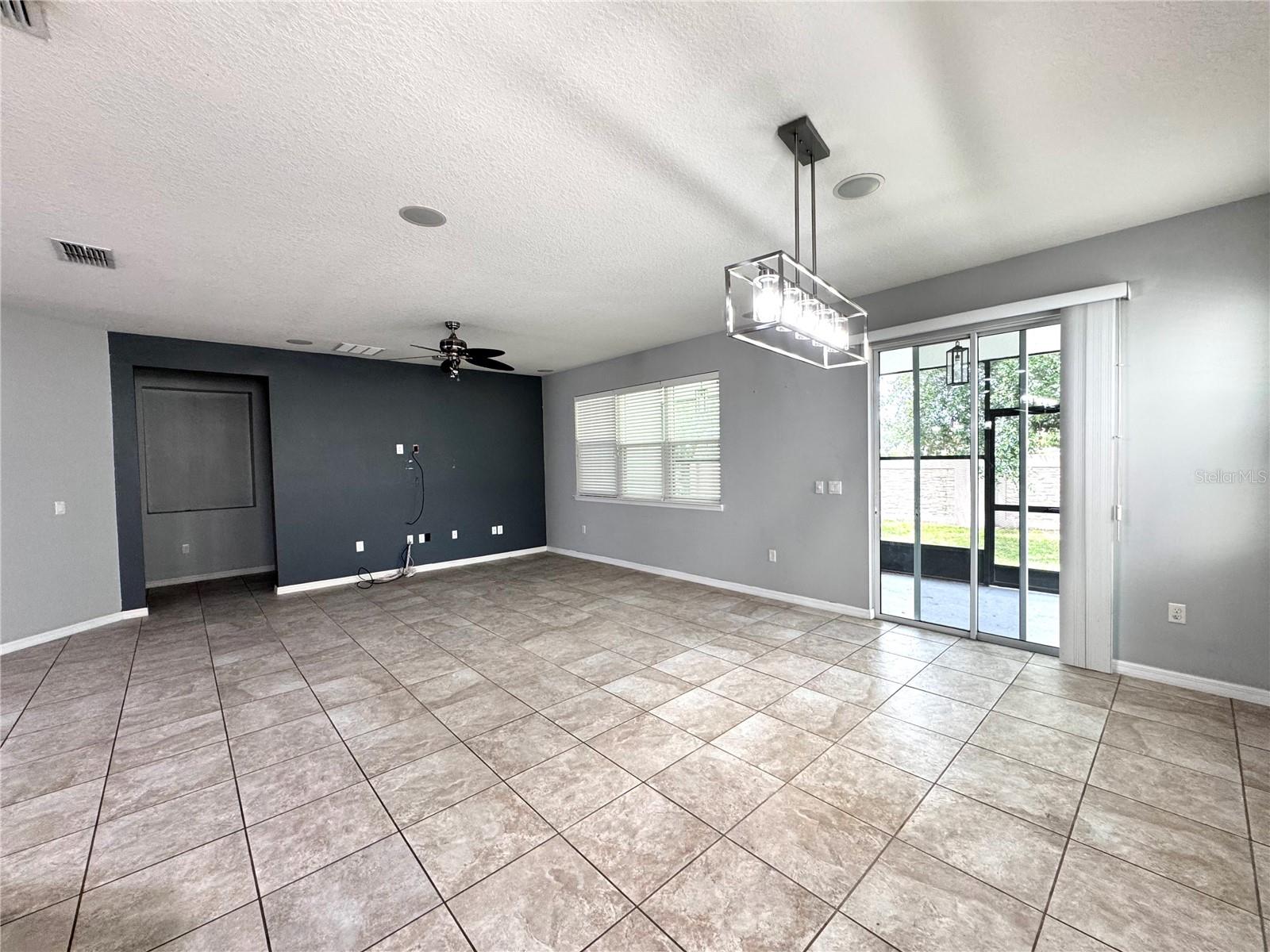 Image 11 of 31 For 11860 Thatcher Avenue