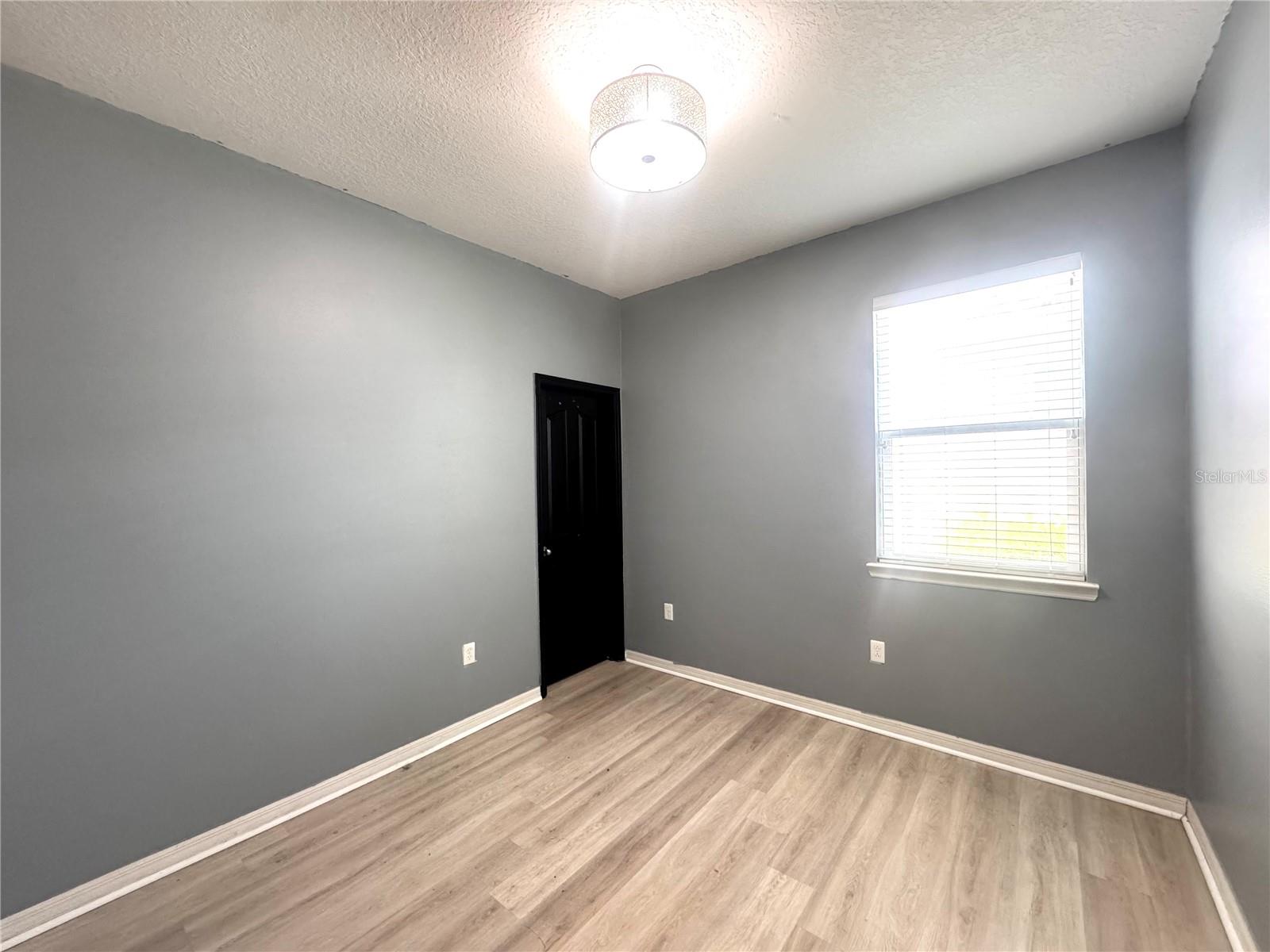 Image 12 of 31 For 11860 Thatcher Avenue