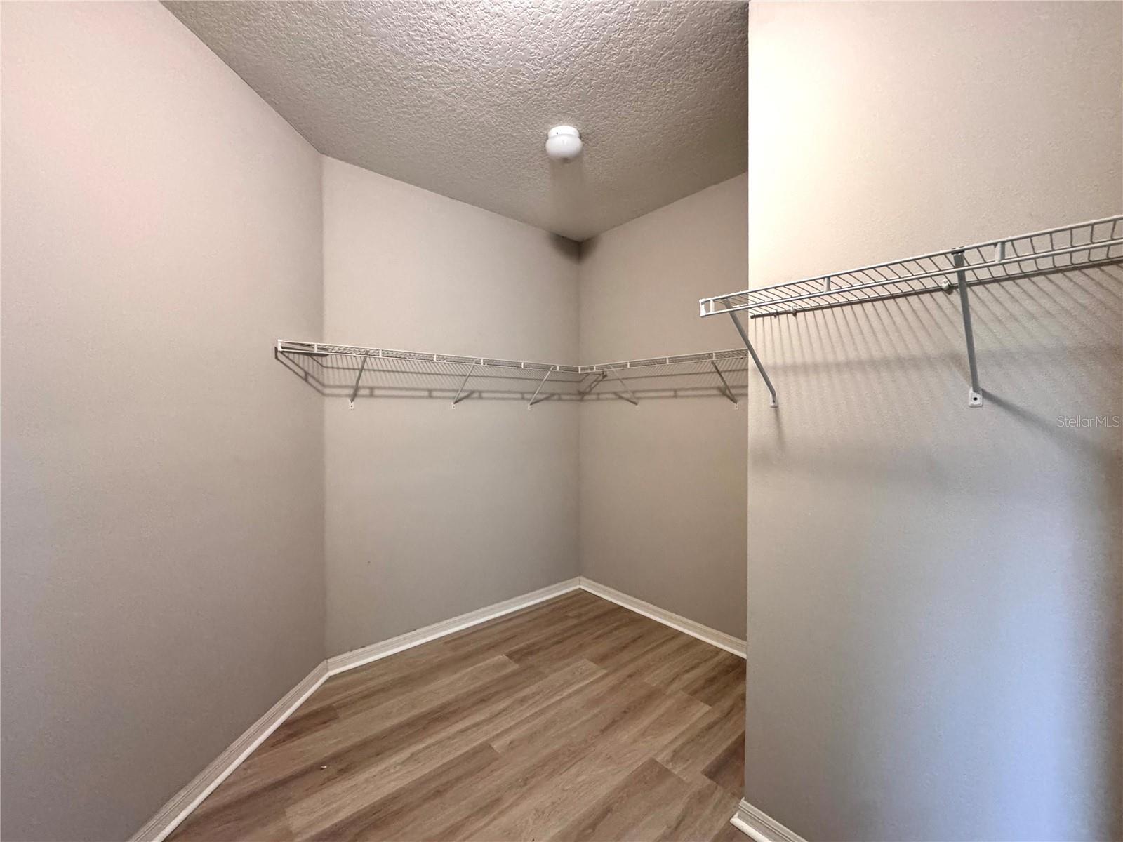 Image 21 of 31 For 11860 Thatcher Avenue