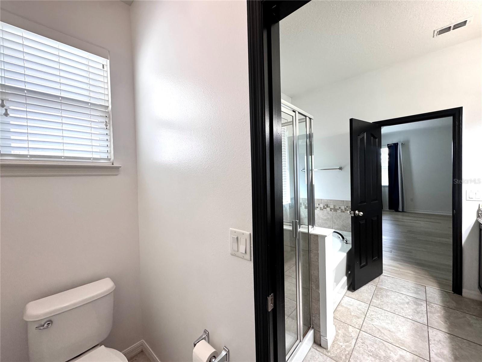Image 22 of 31 For 11860 Thatcher Avenue