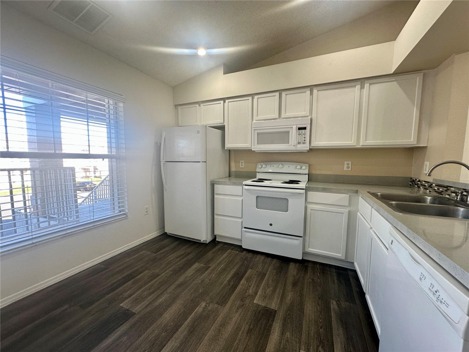 Image 2 of 15 For 13348 Fairway Glen Drive 202