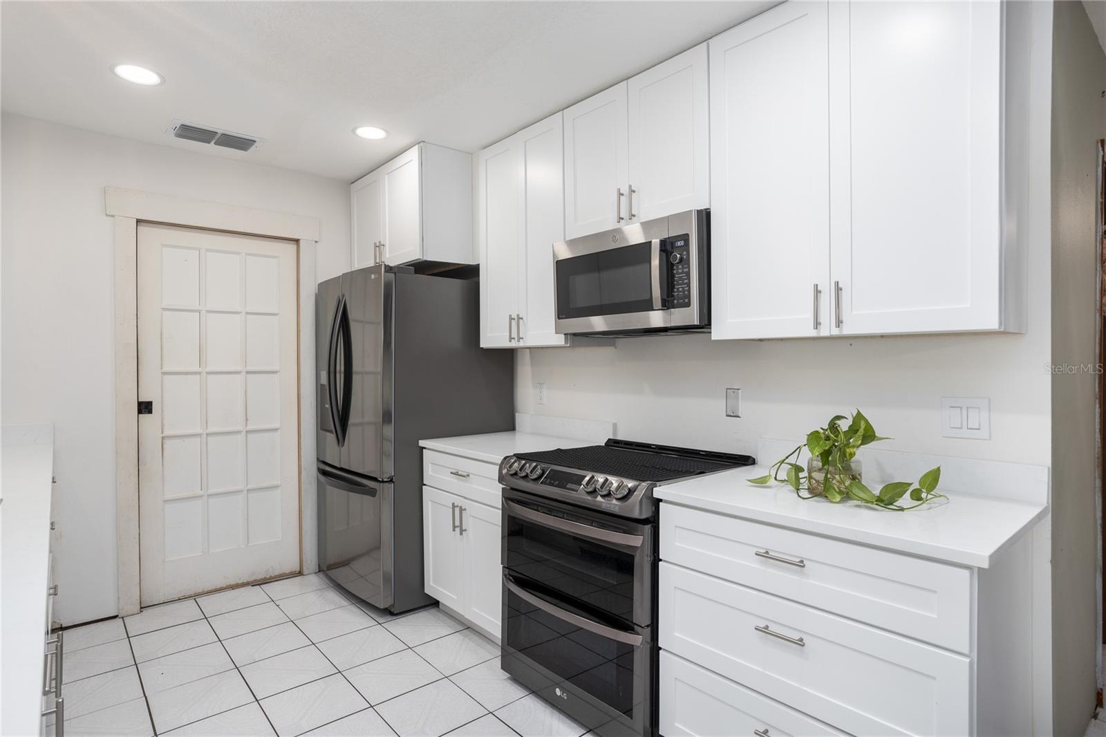 Image 11 of 34 For 5009 Scarsdale Manor Lane