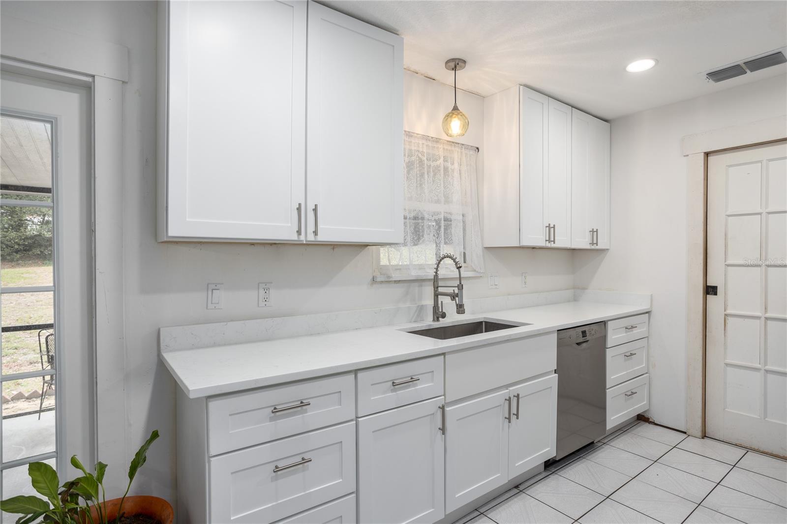 Image 12 of 34 For 5009 Scarsdale Manor Lane