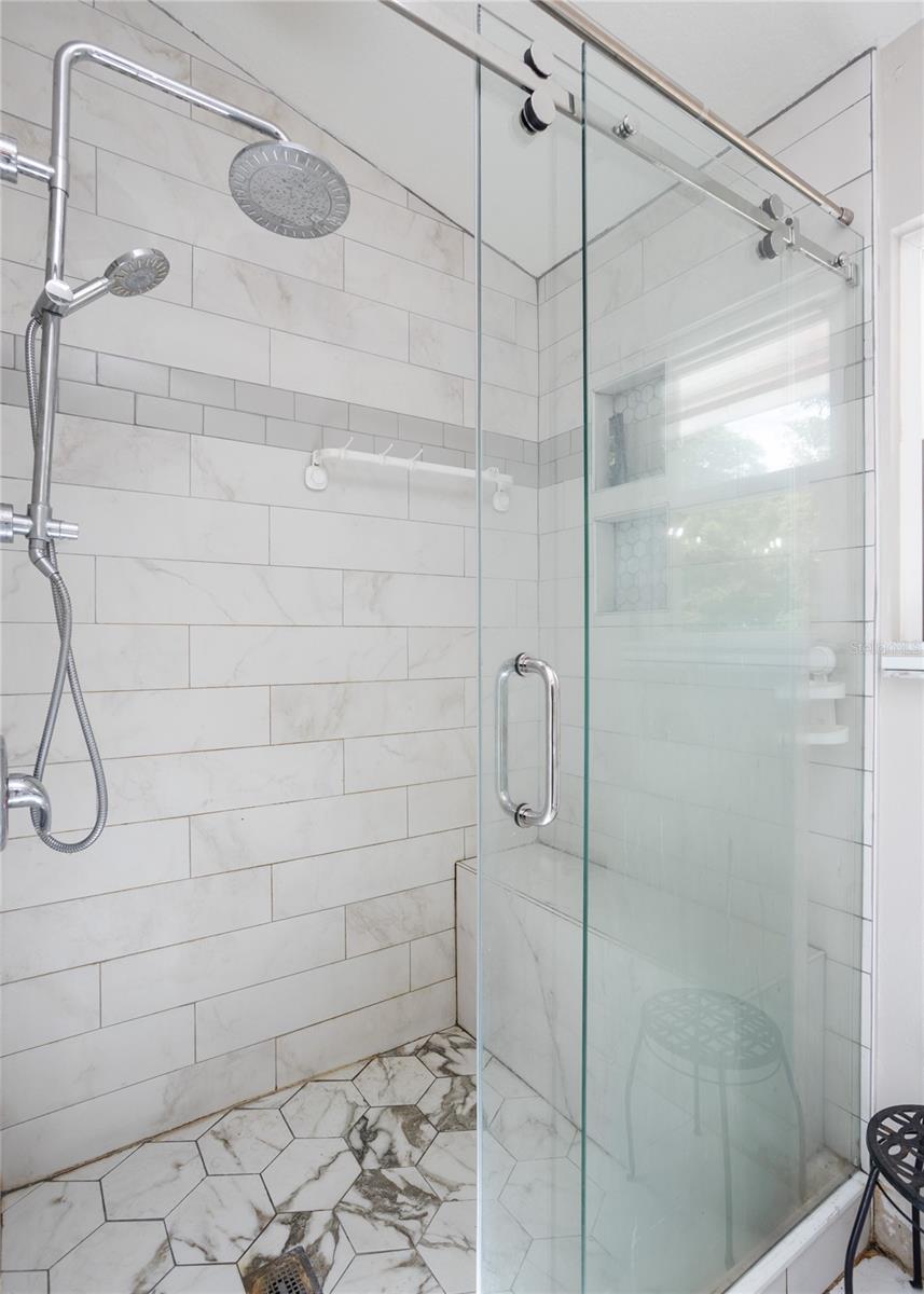 Image 24 of 34 For 5009 Scarsdale Manor Lane