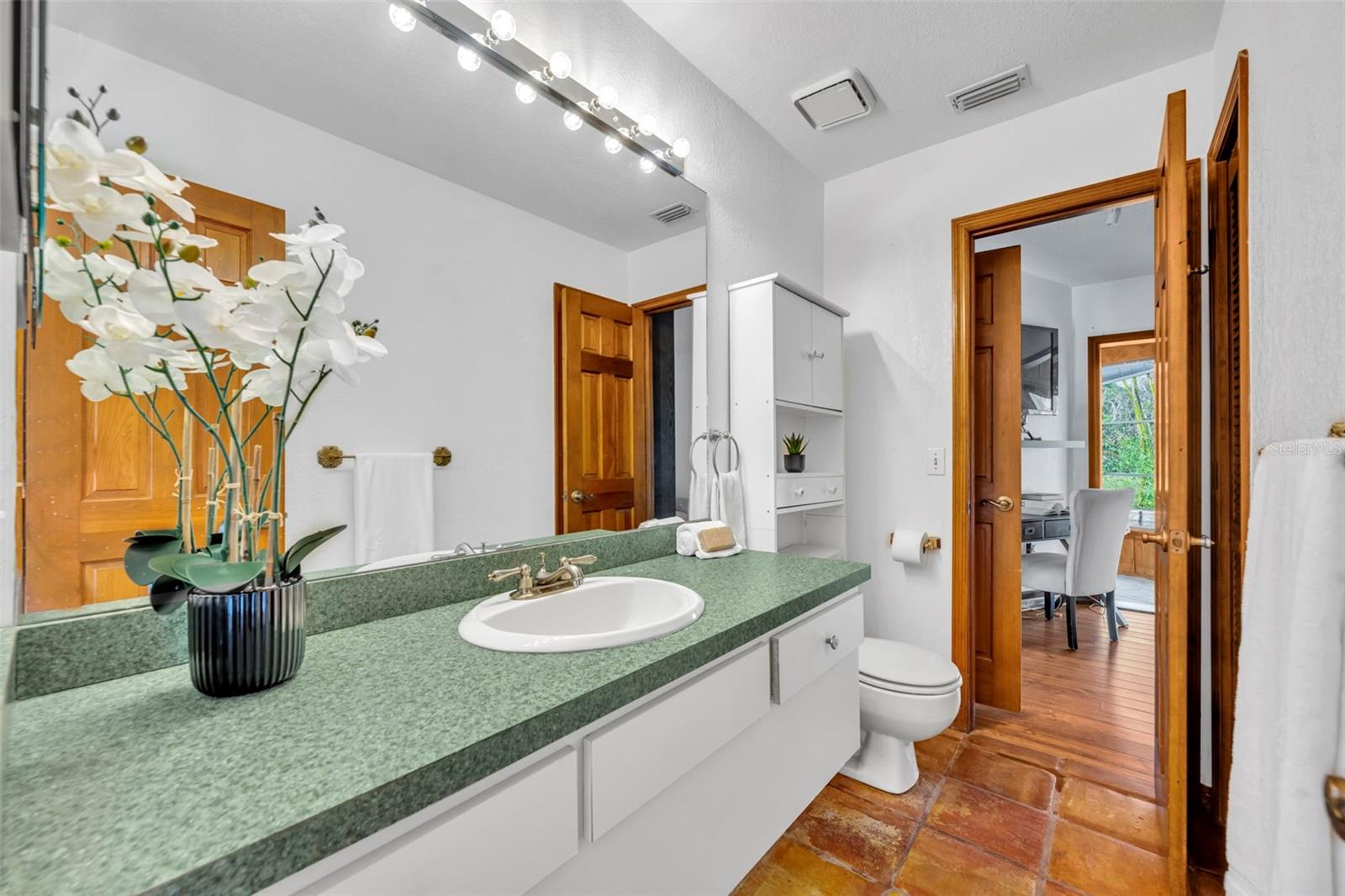 Image 19 of 41 For 495 1st Street