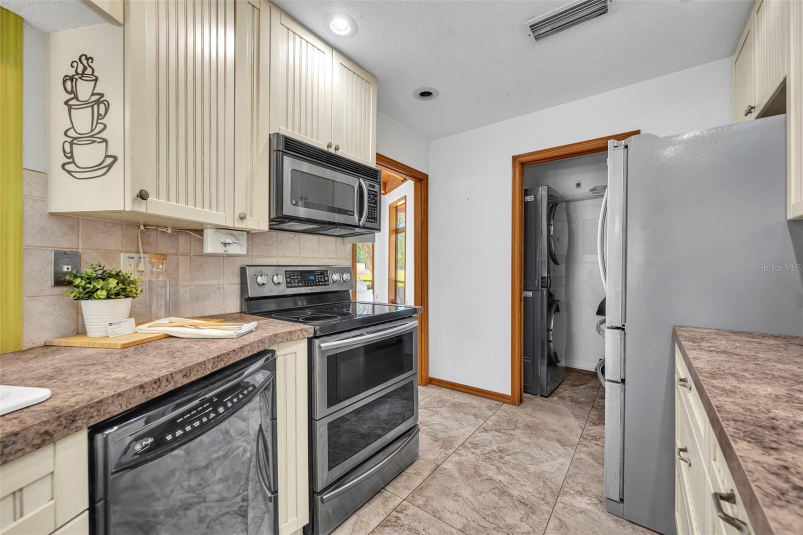 Image 9 of 41 For 495 1st Street