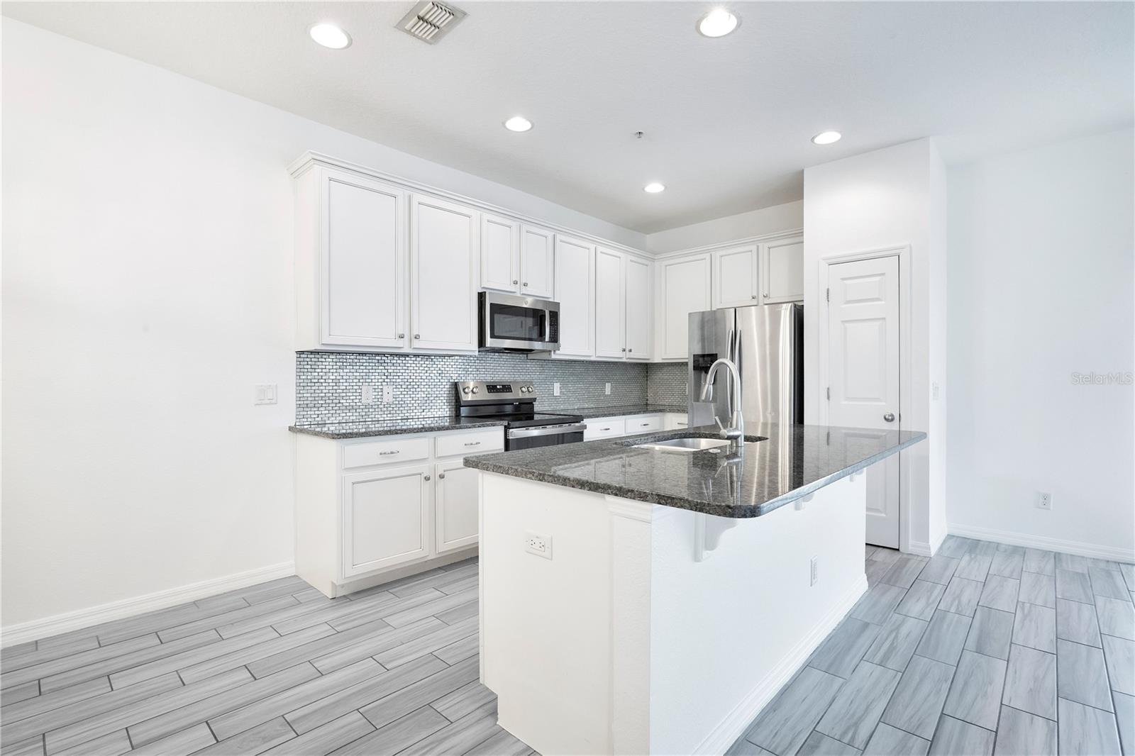 Image 7 of 34 For 2483 Viterbo Way