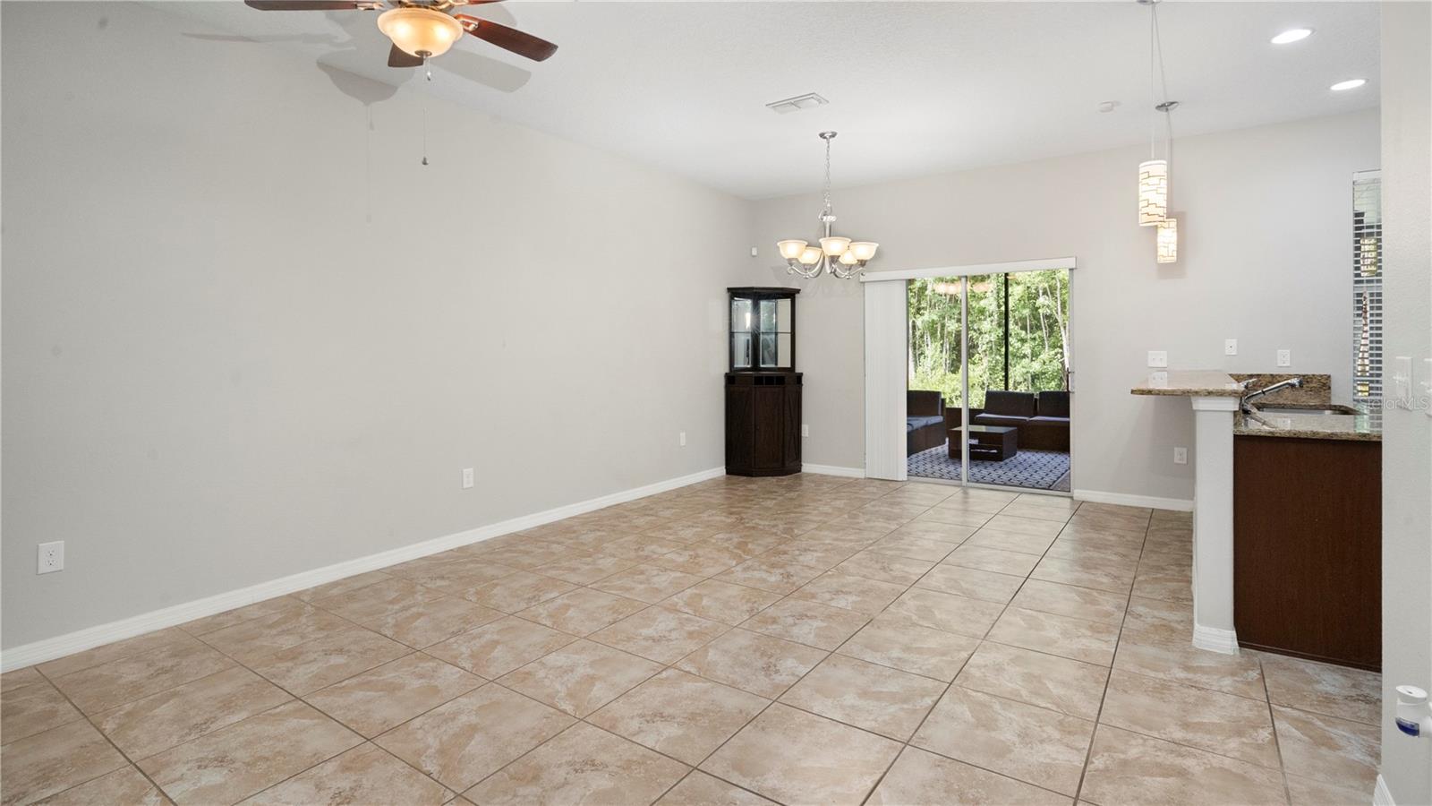 Image 16 of 27 For 11163 Savannah Landing Circle